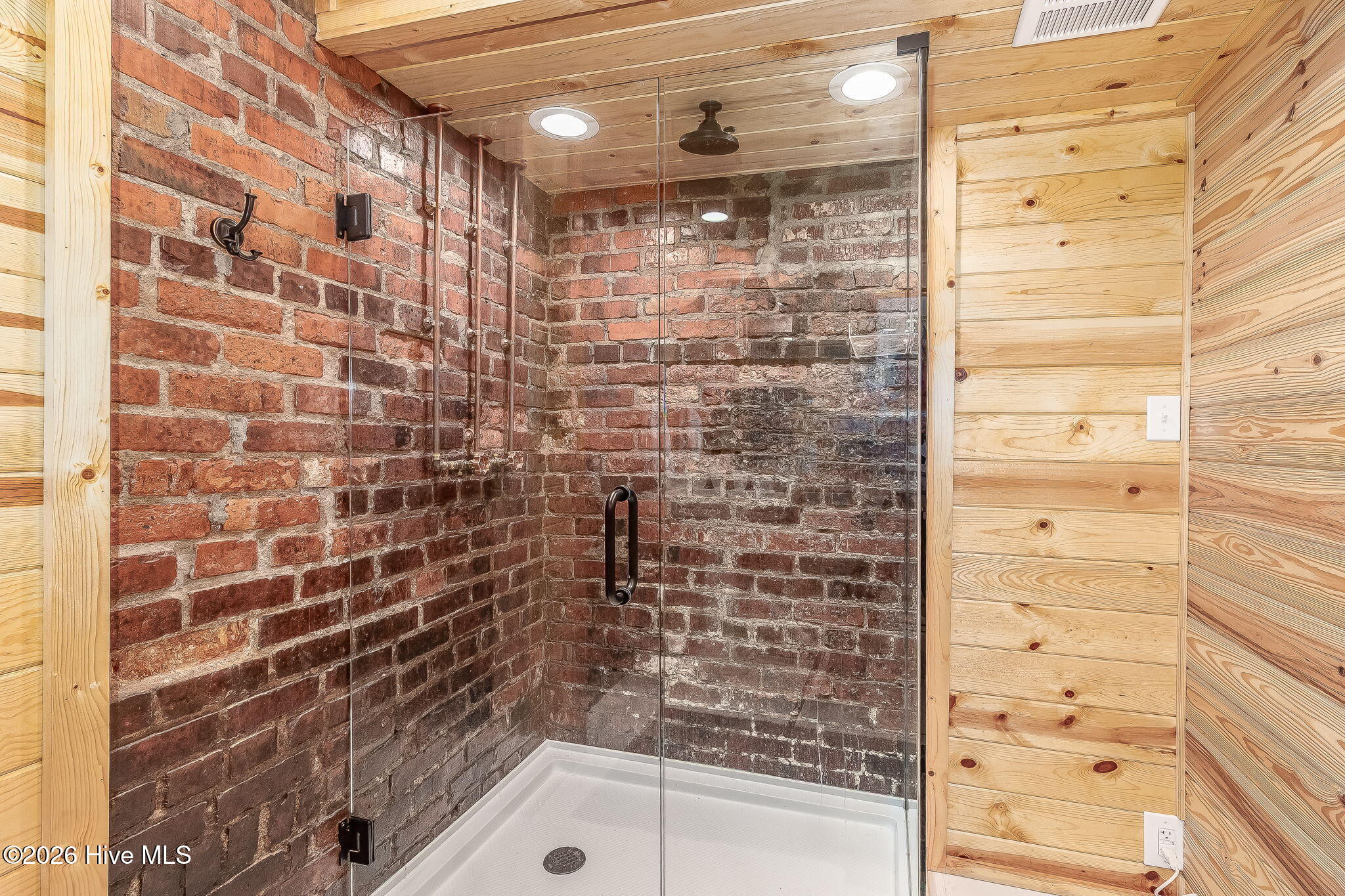 Full bath in basement