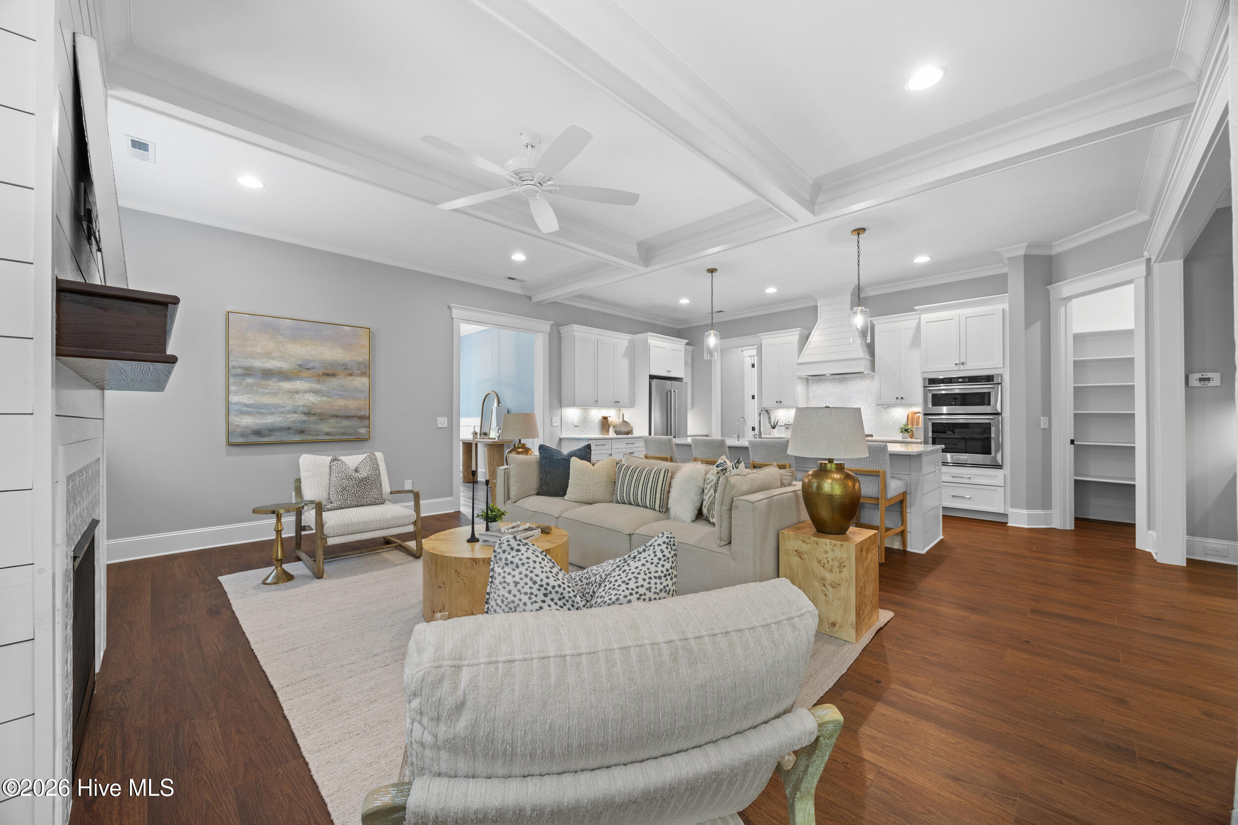 100569354 | Photo 13