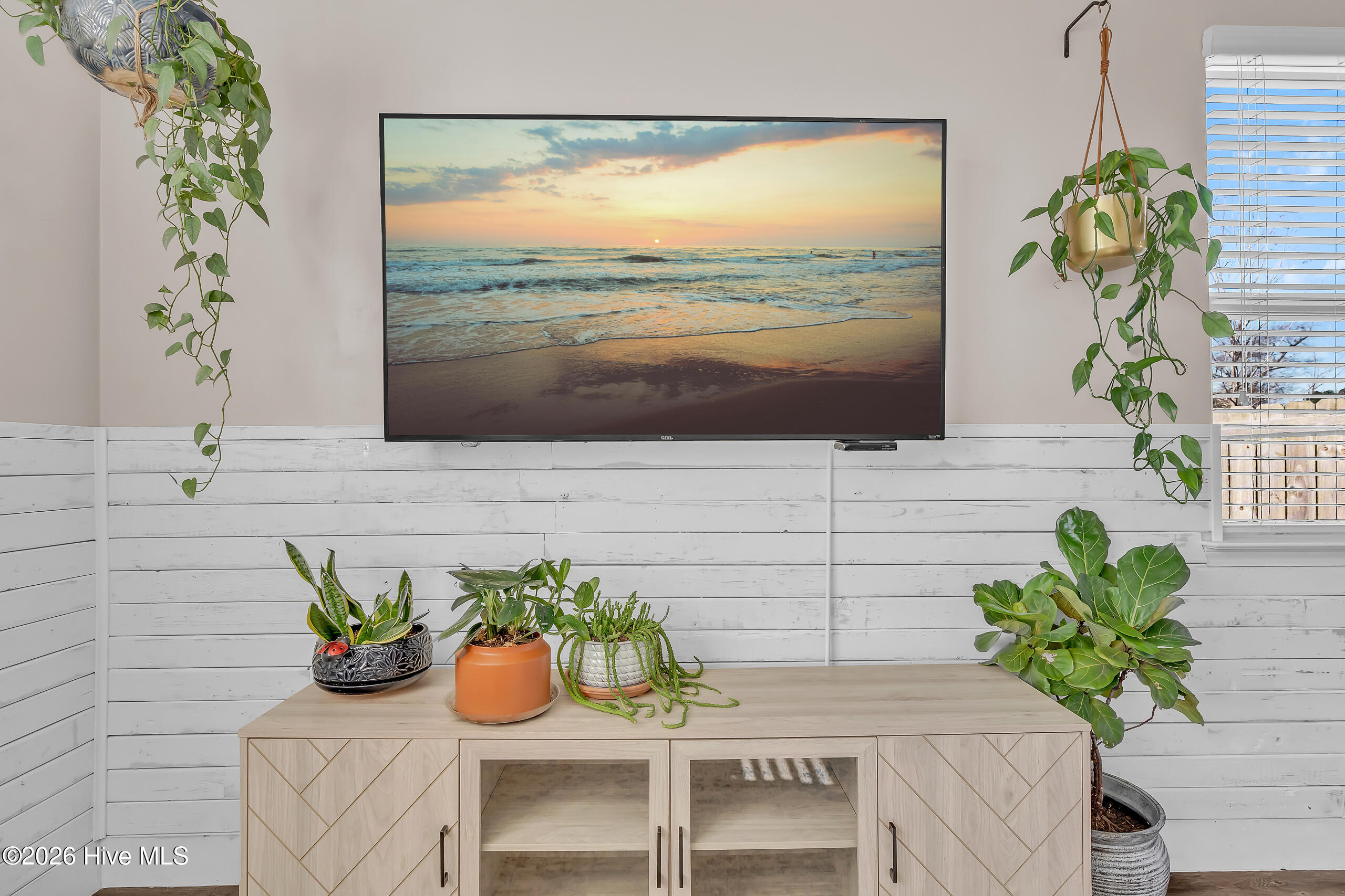 100551354 | Photo 13