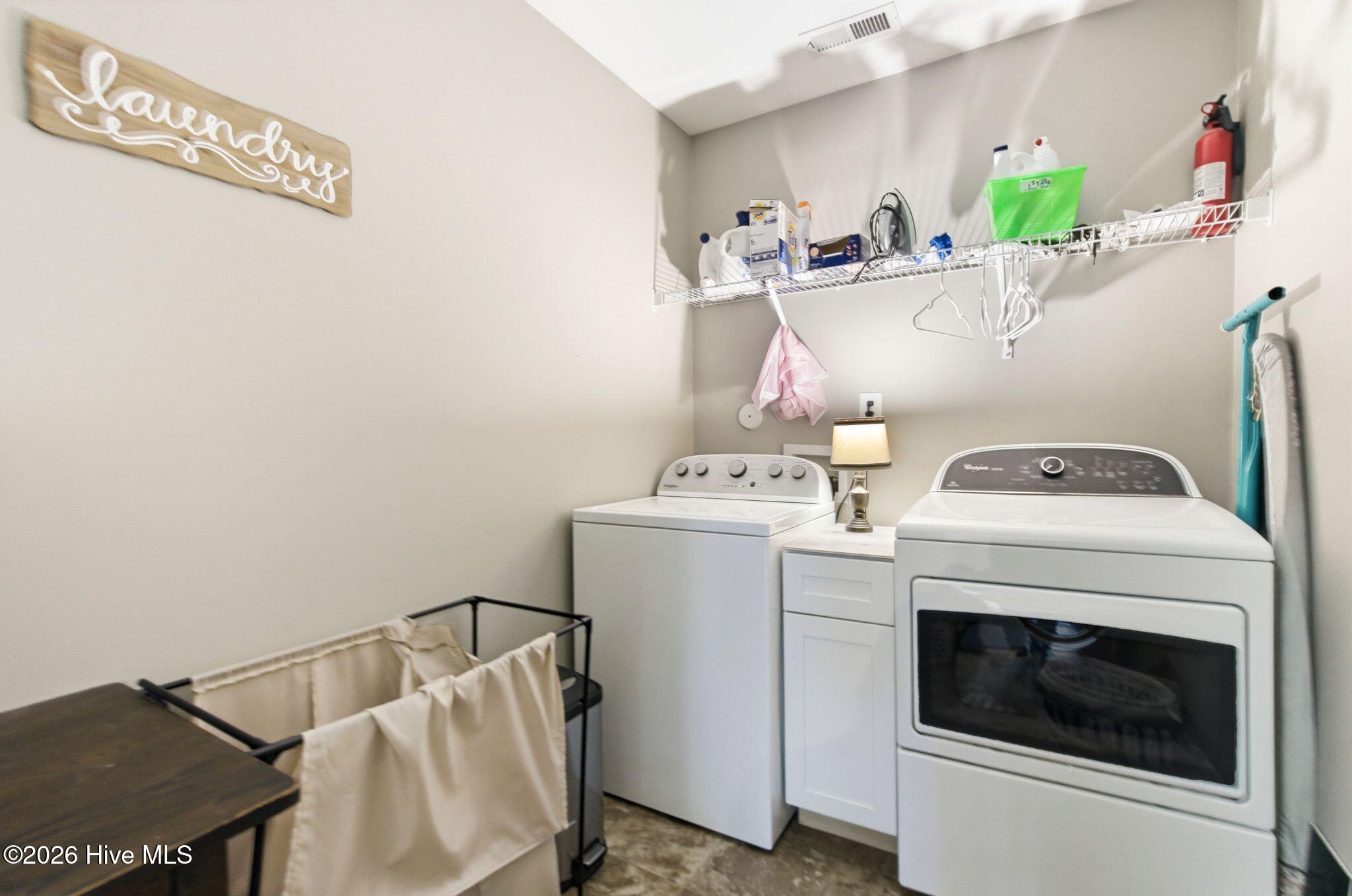 100568404 | Photo 48