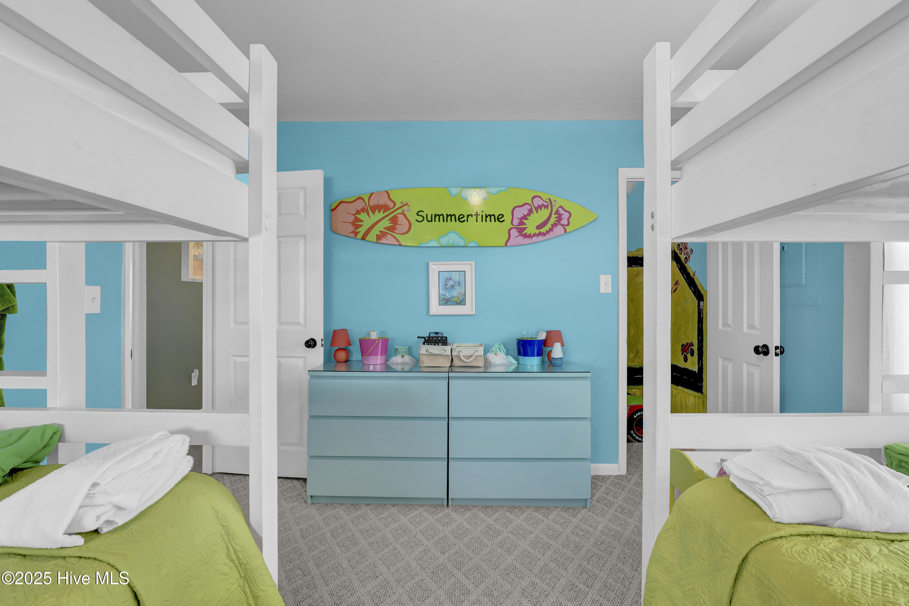 100562583 | Photo 23