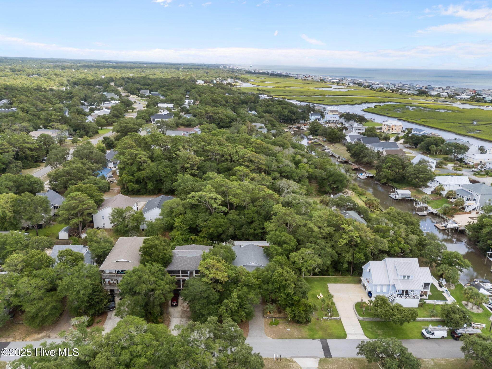 100521042 | Photo 54