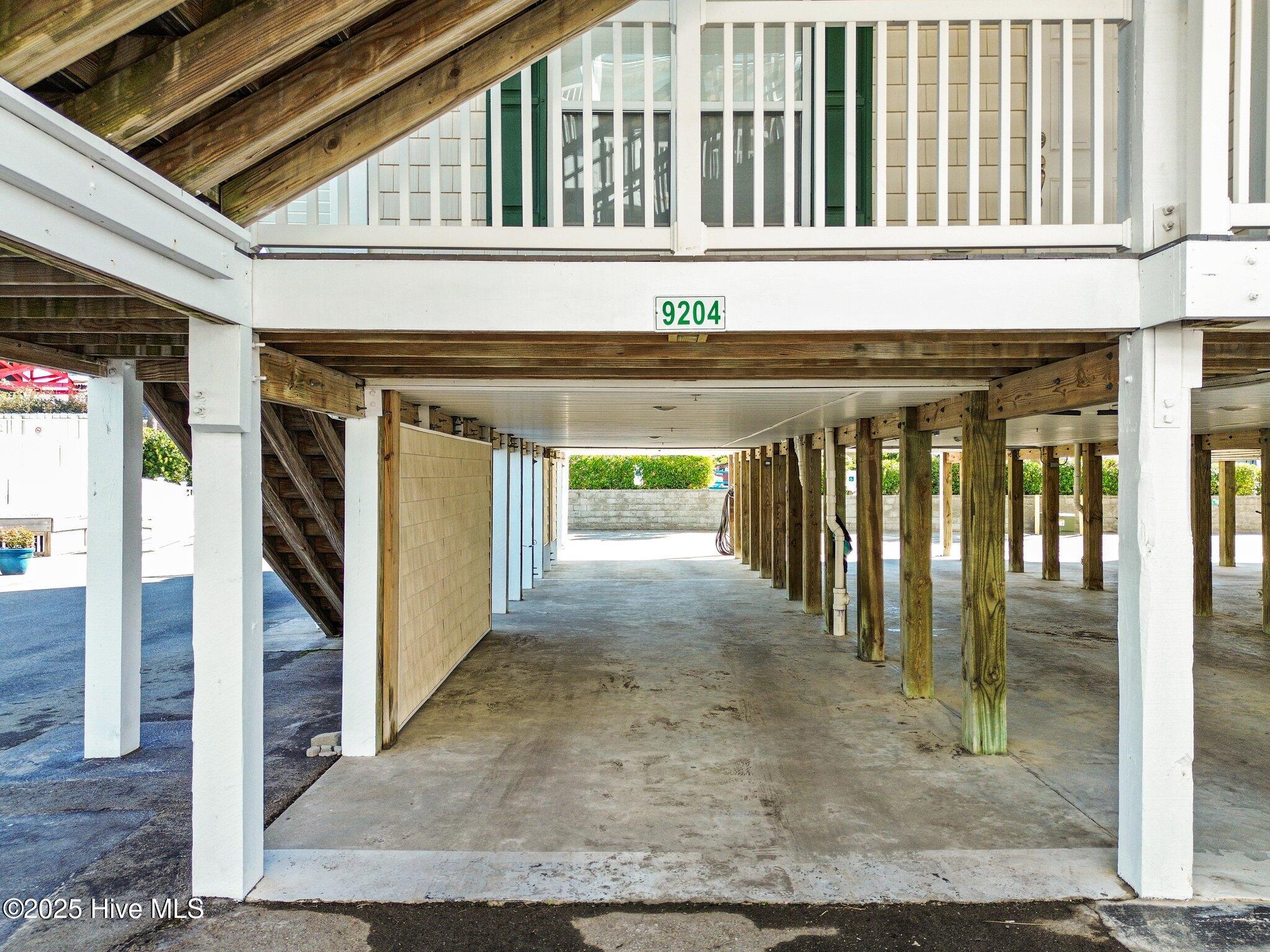 100553289 | Photo 26