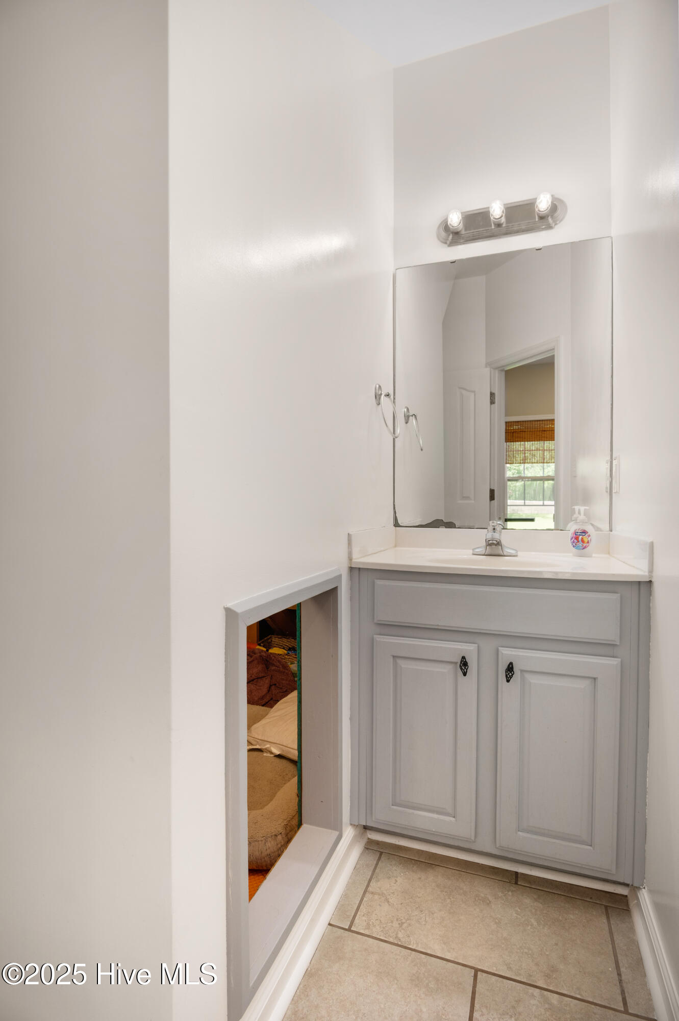 129 Azalea Plantation Boulevard, Maysville, NC 28555 – photo 15: Half Bath