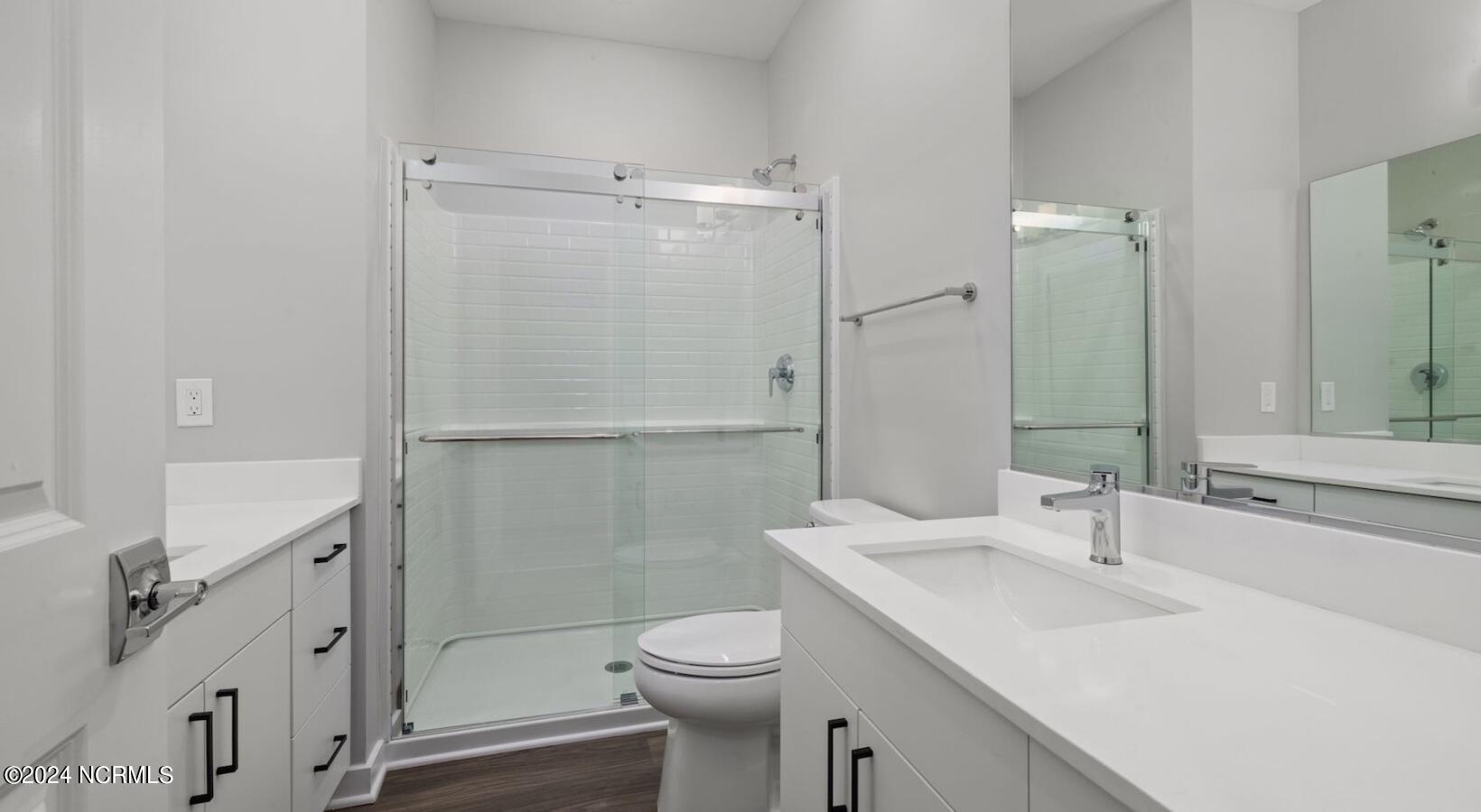 100543623 | Photo 21