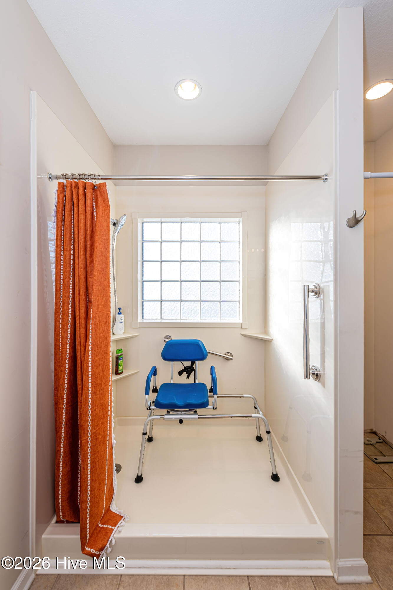 100549847 | Photo 50