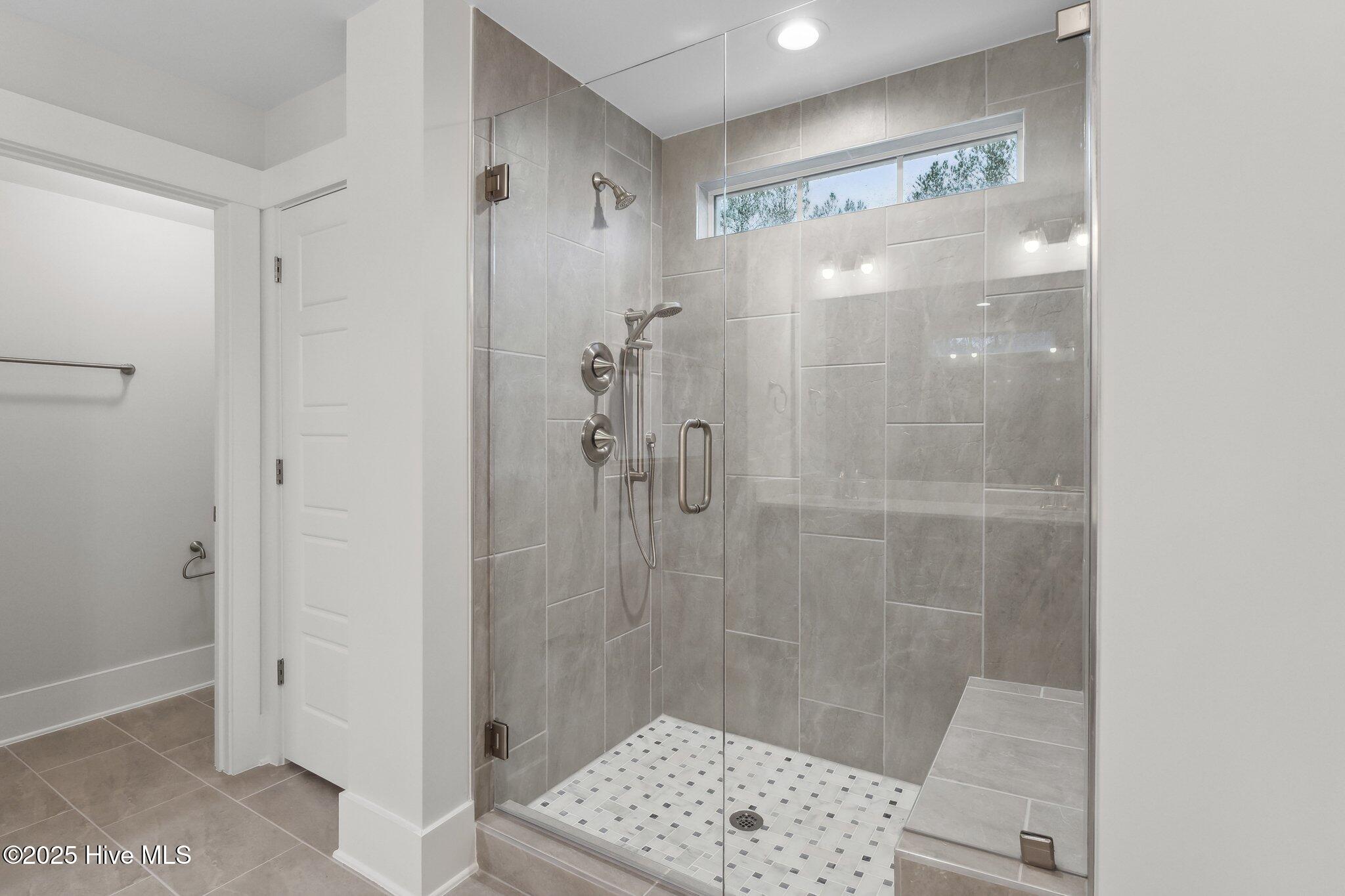 100534679 | Photo 24