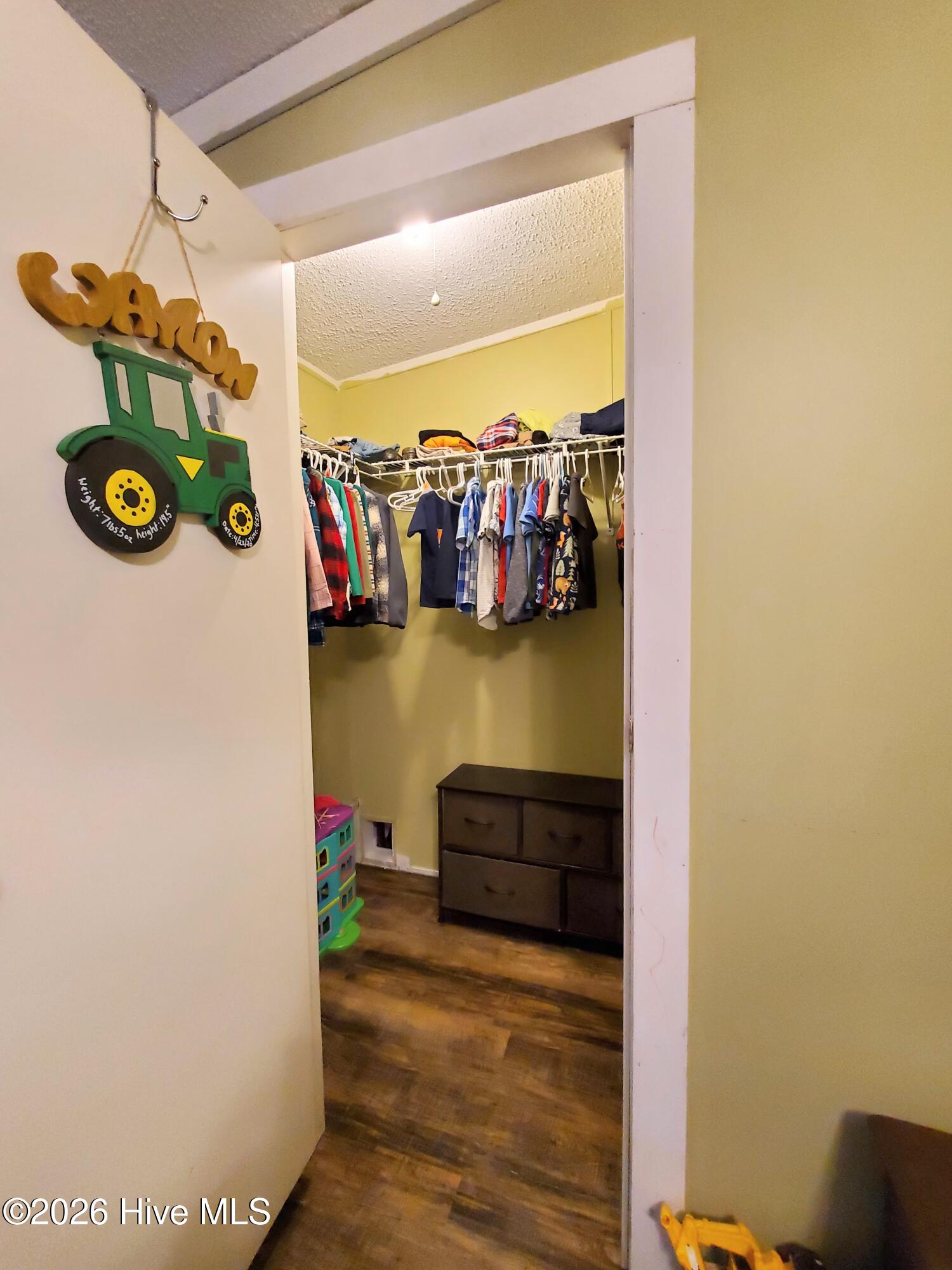 100550417 | Photo 23