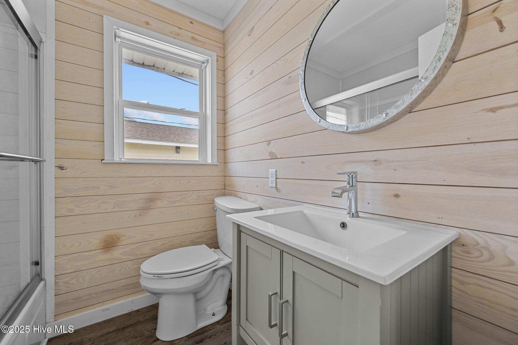 100555886 | Photo 26