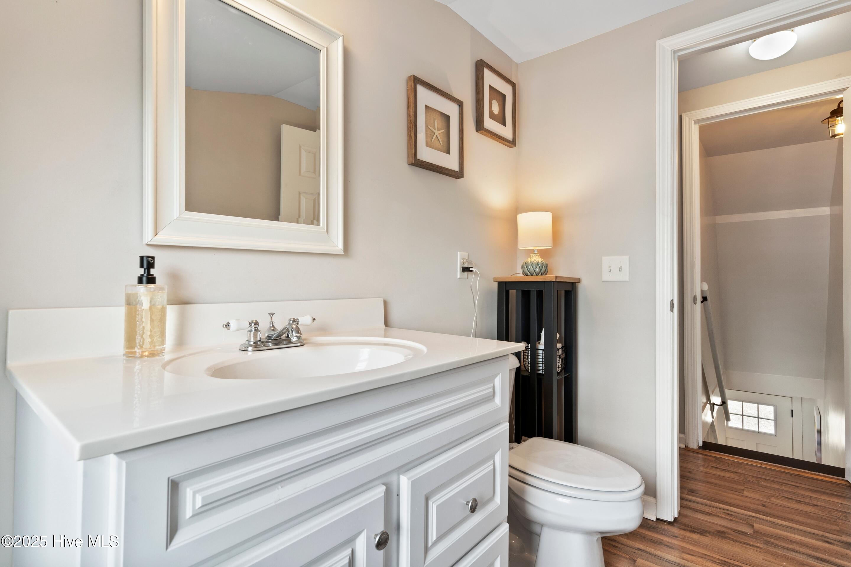 100546242 | Photo 23