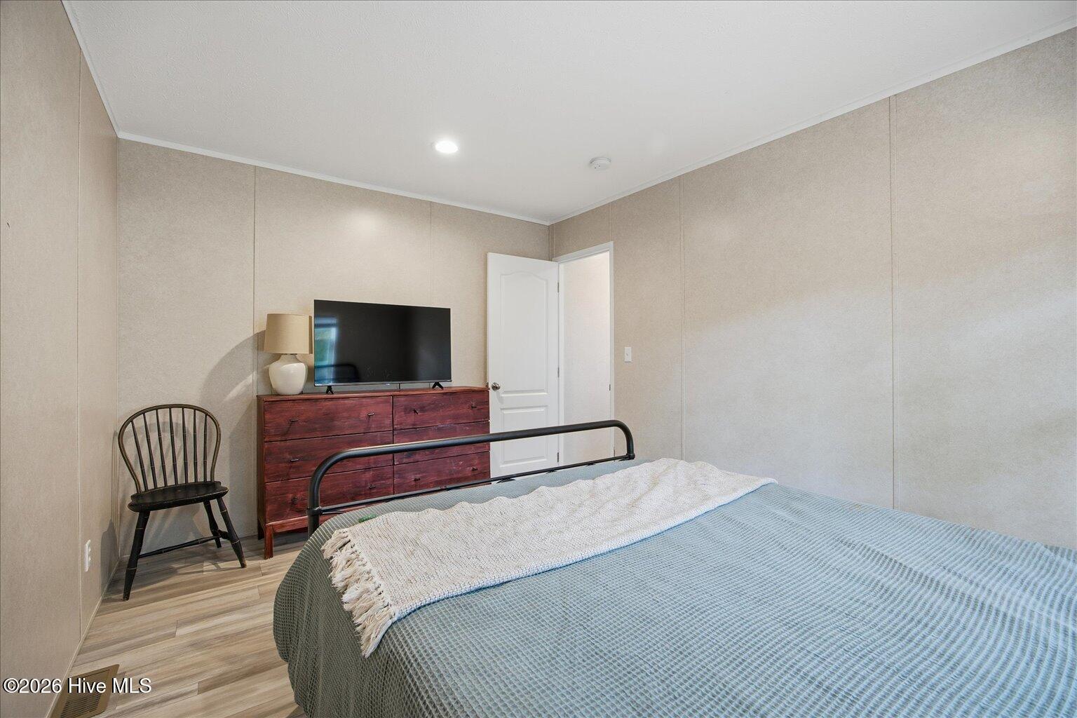 100549337 | Photo 17