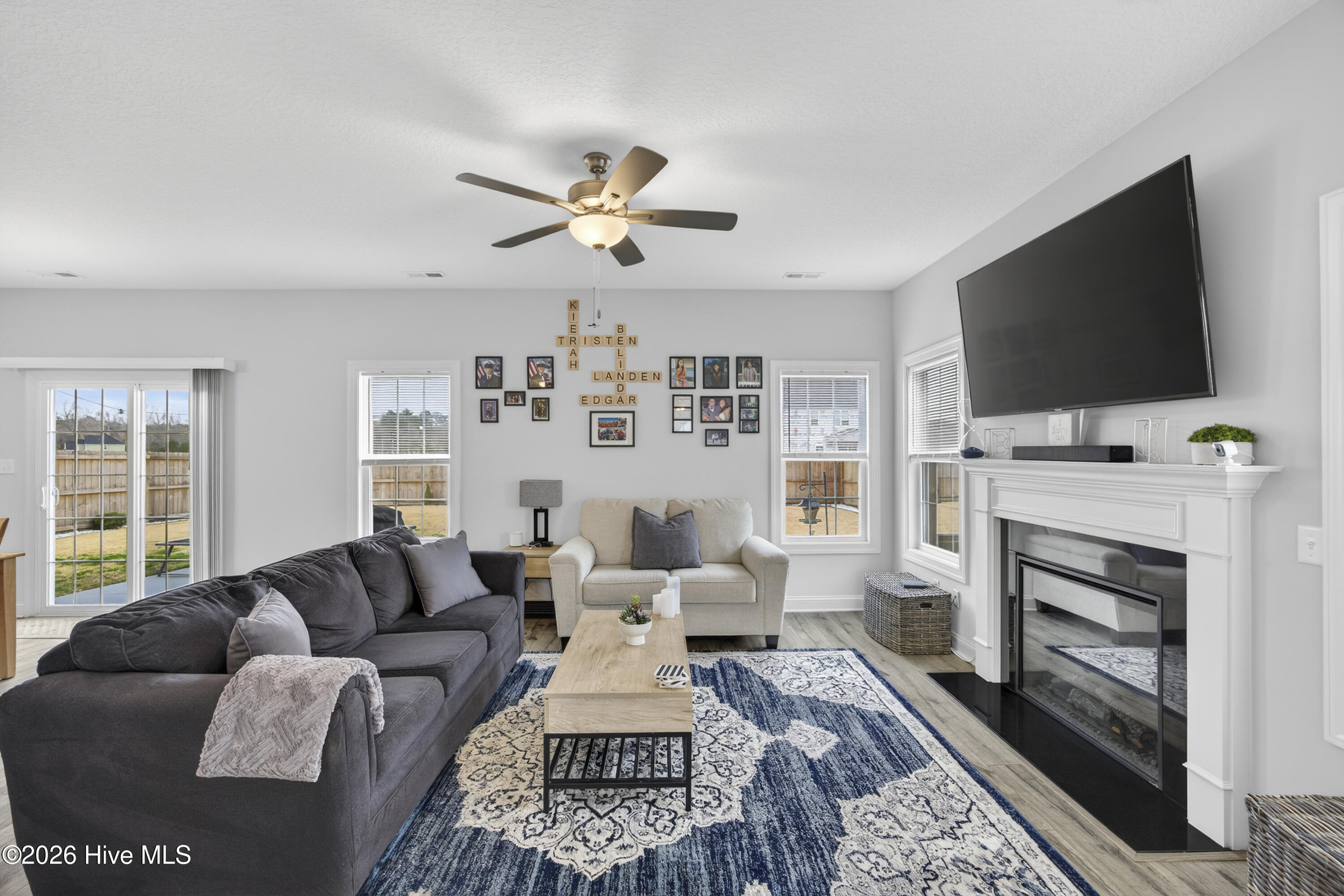 100558052 | Photo 11