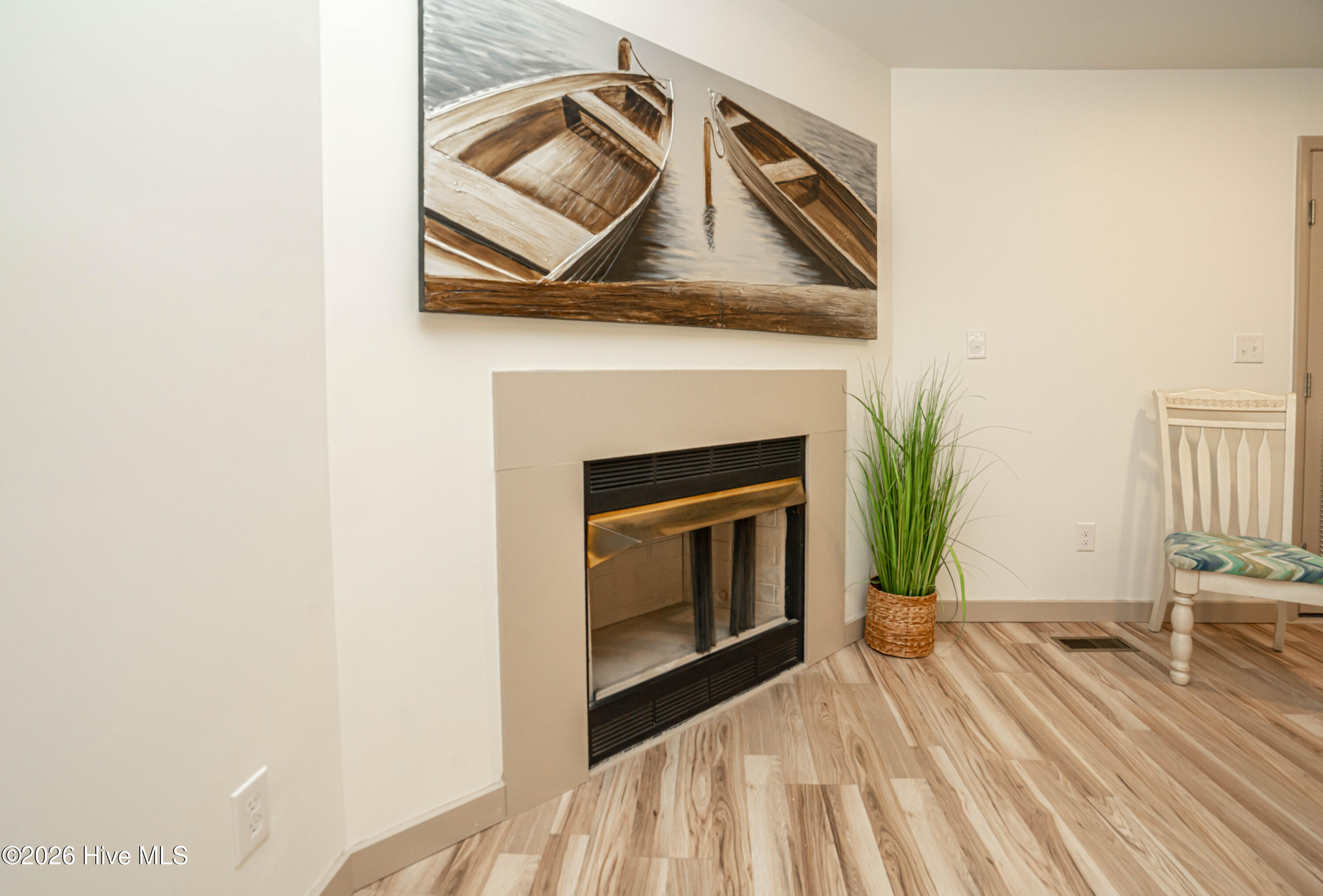 100567372 | Photo 21