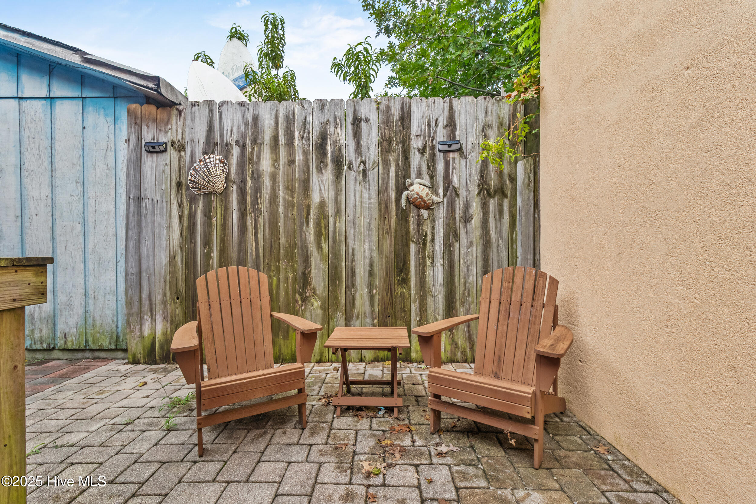 100524845 | Photo 28