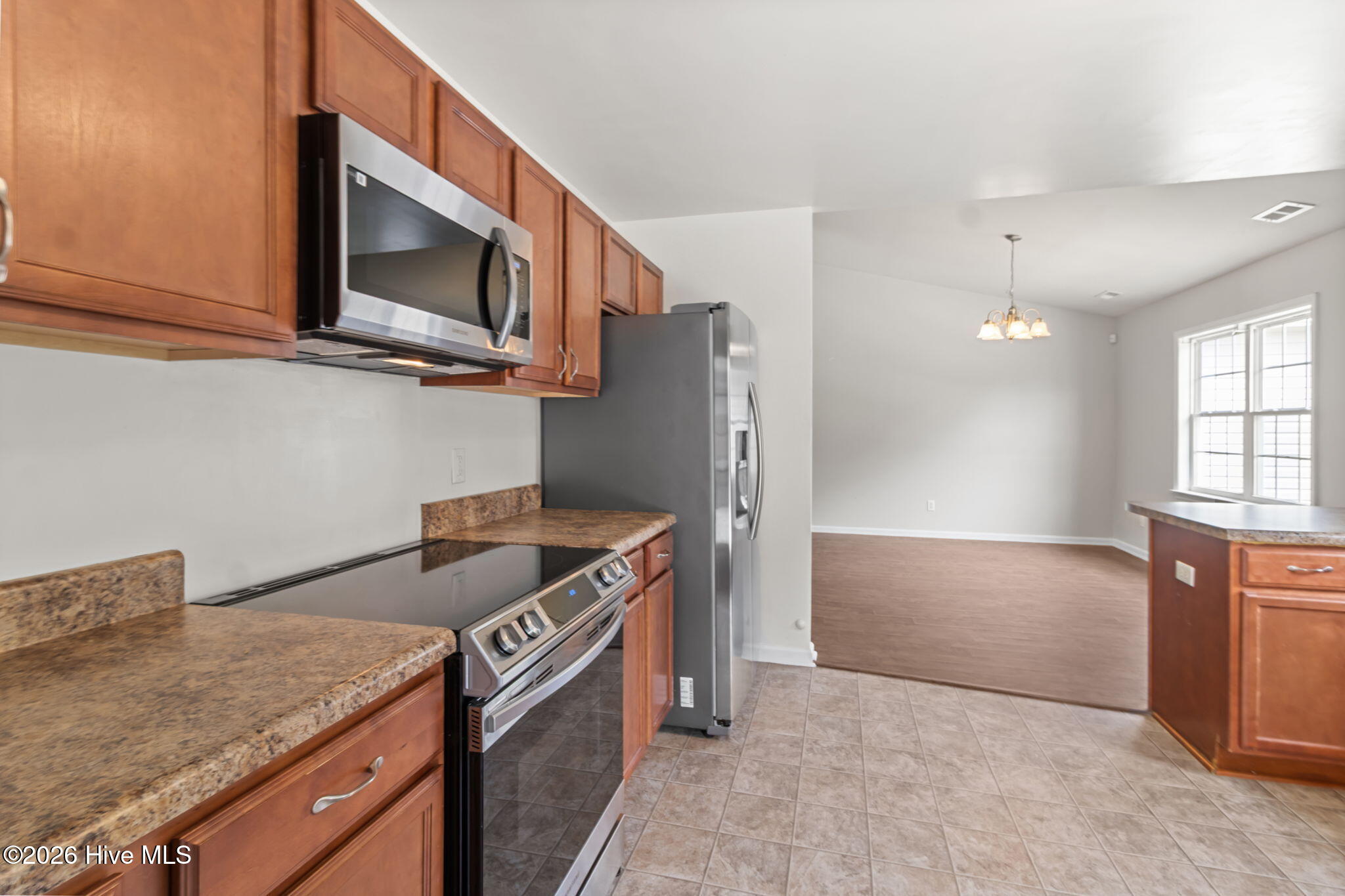 100561505 | Photo 13