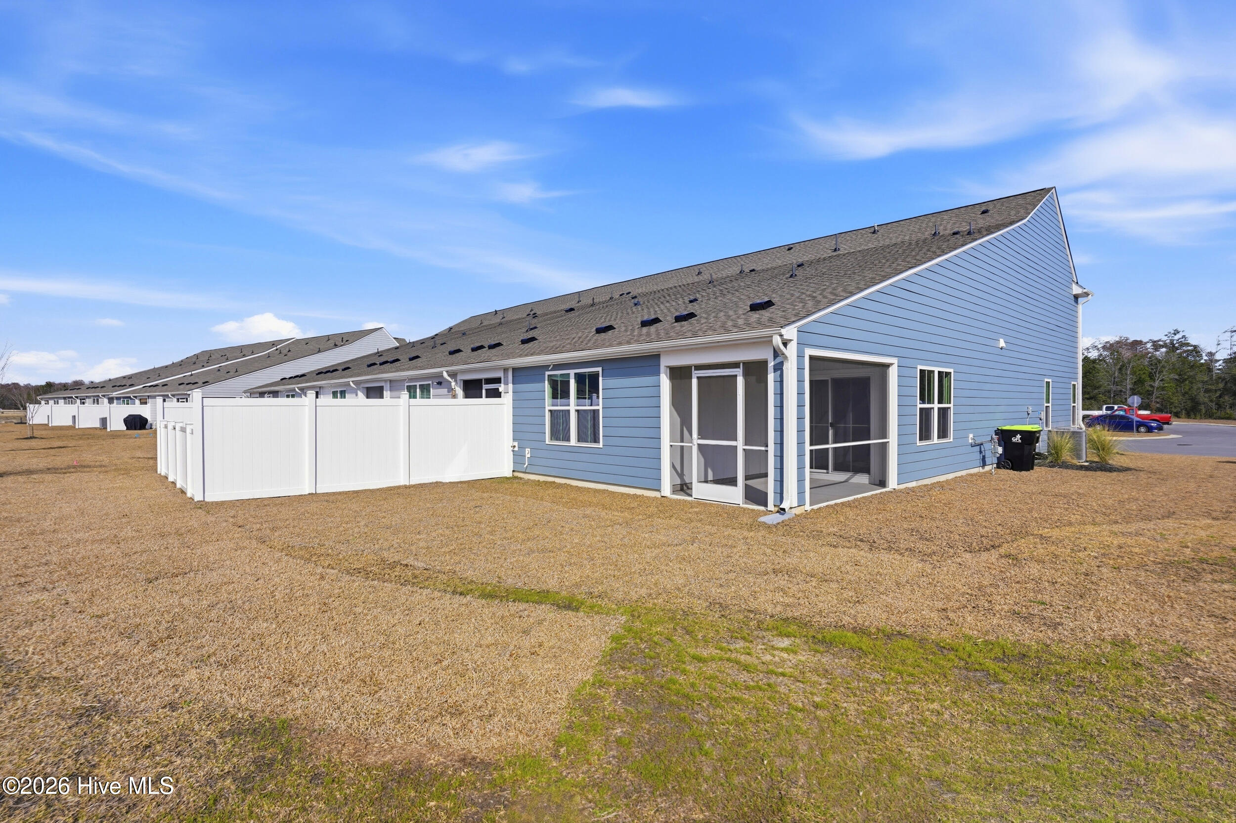 100559219 | Photo 26