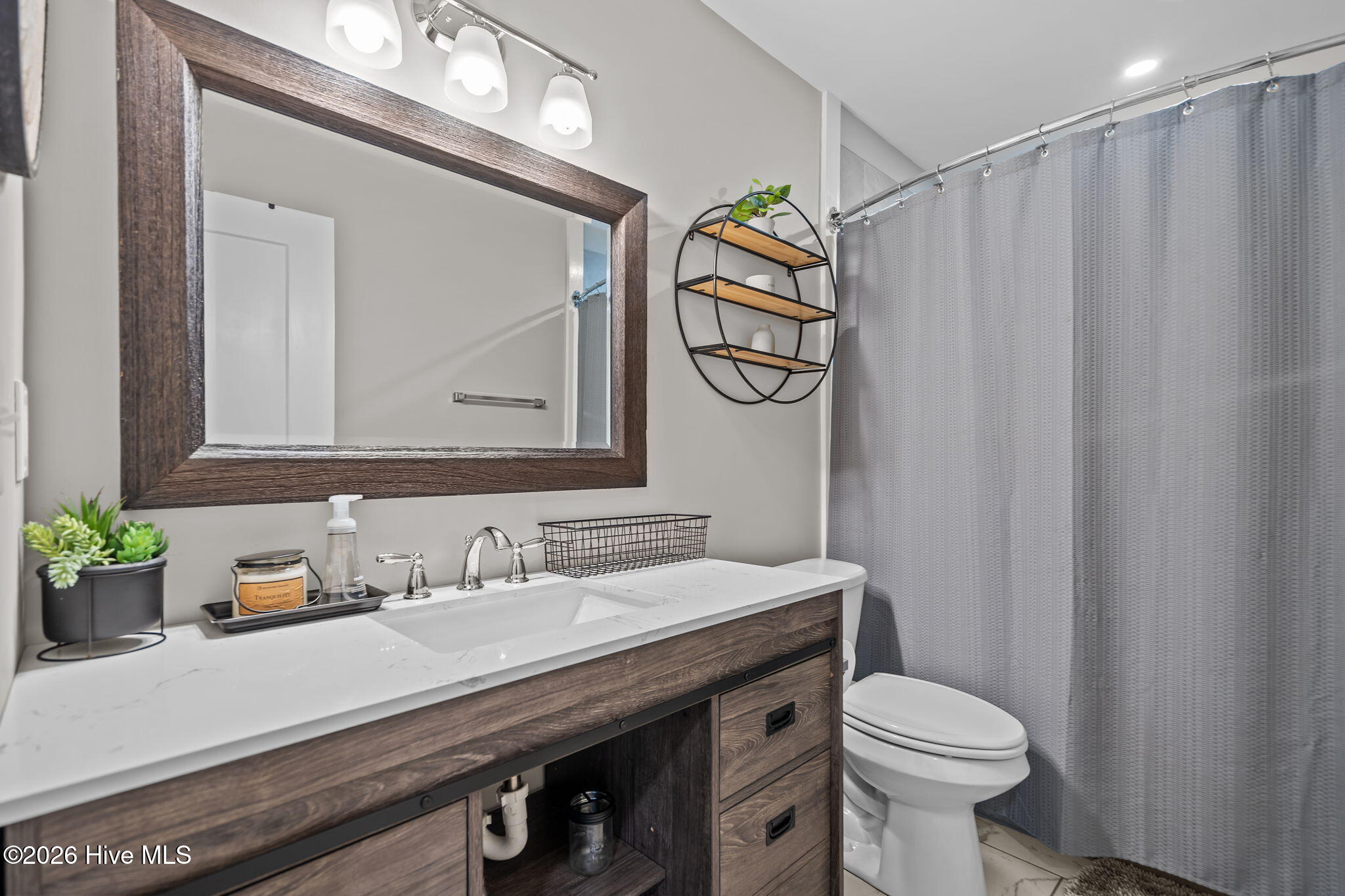 100546520 | Photo 16