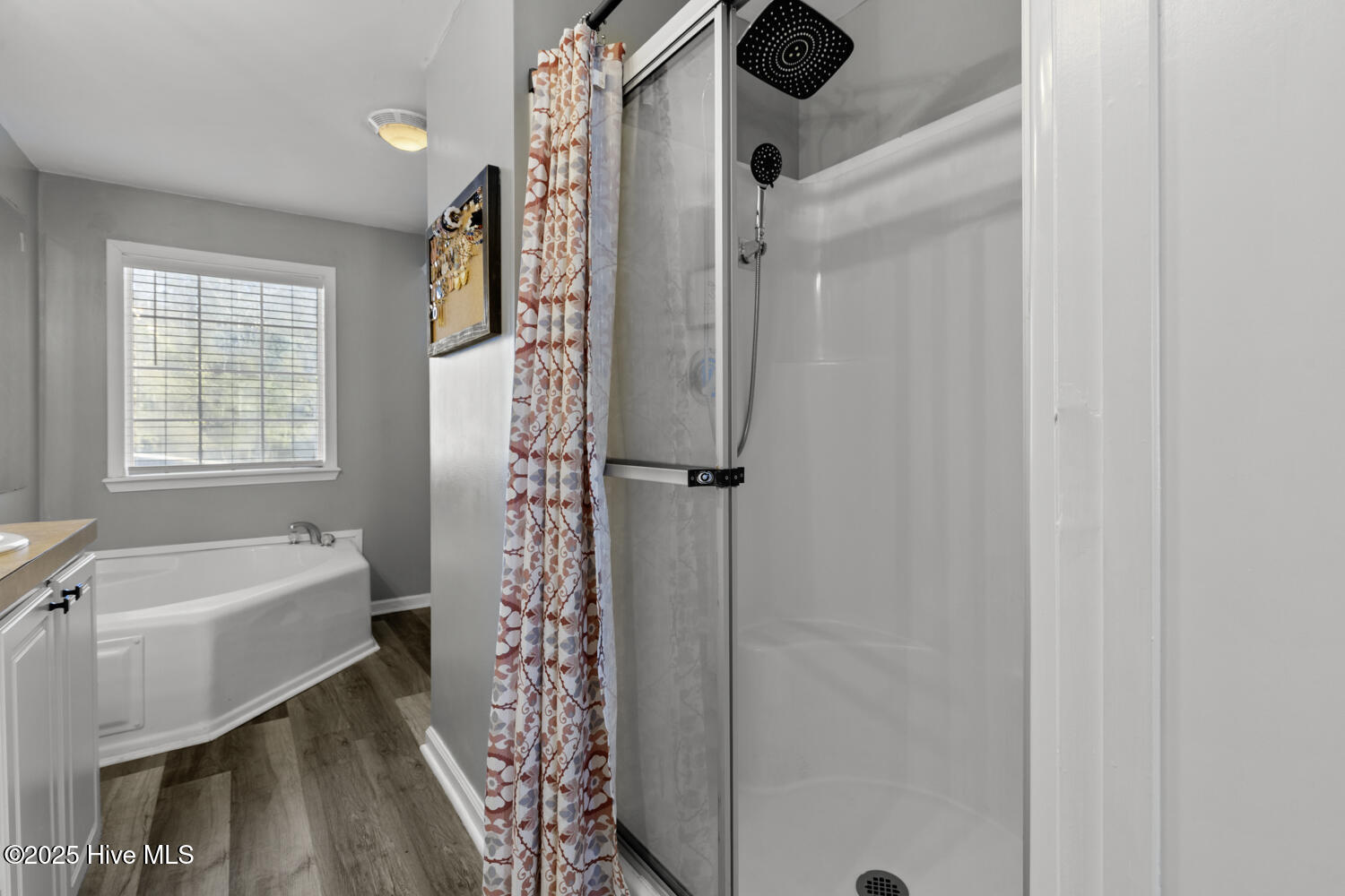 100545745 | Photo 22