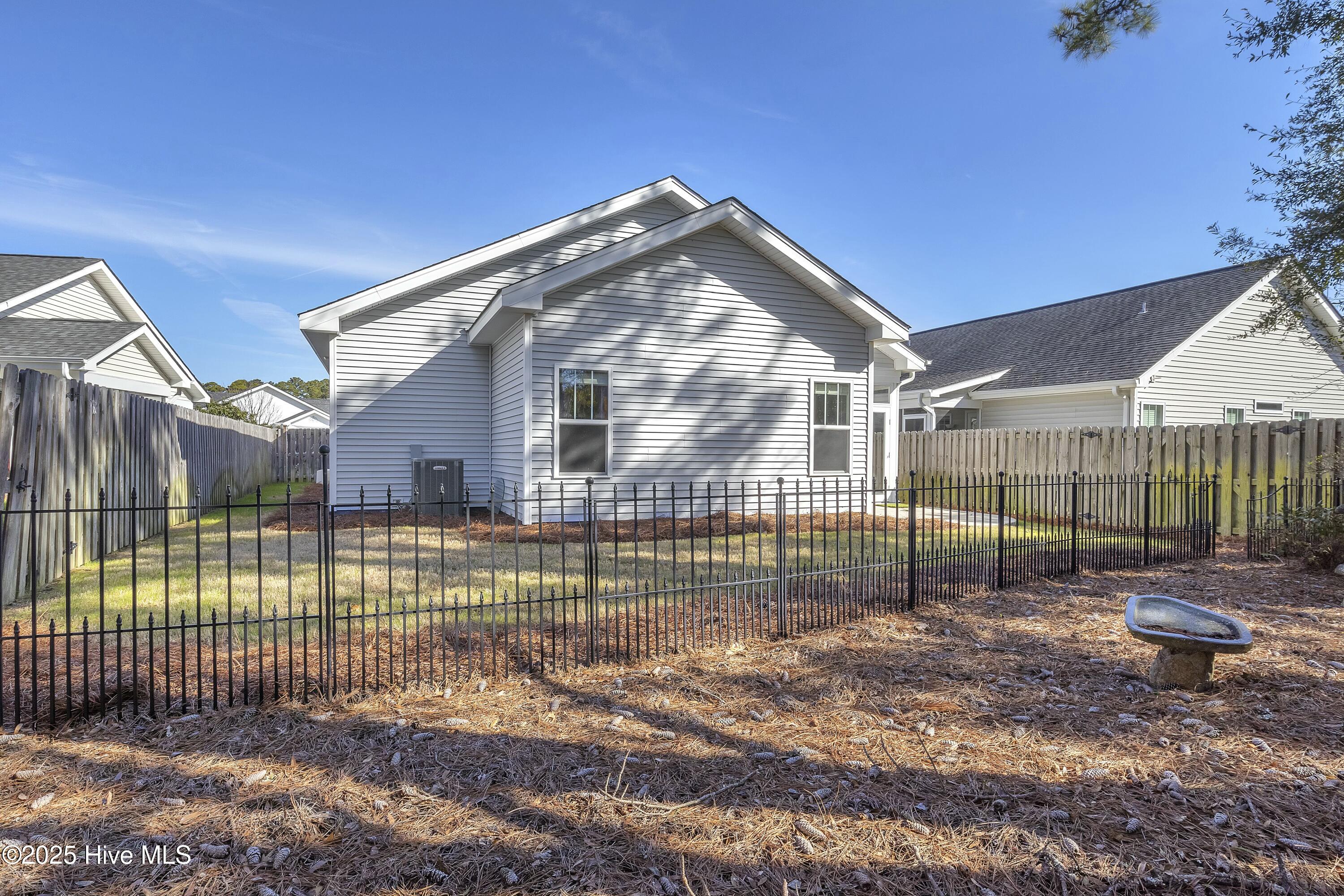 100489569 | Photo 46