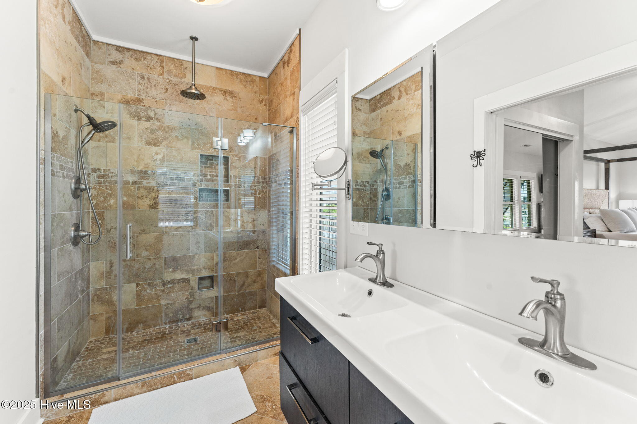 100514865 | Photo 18