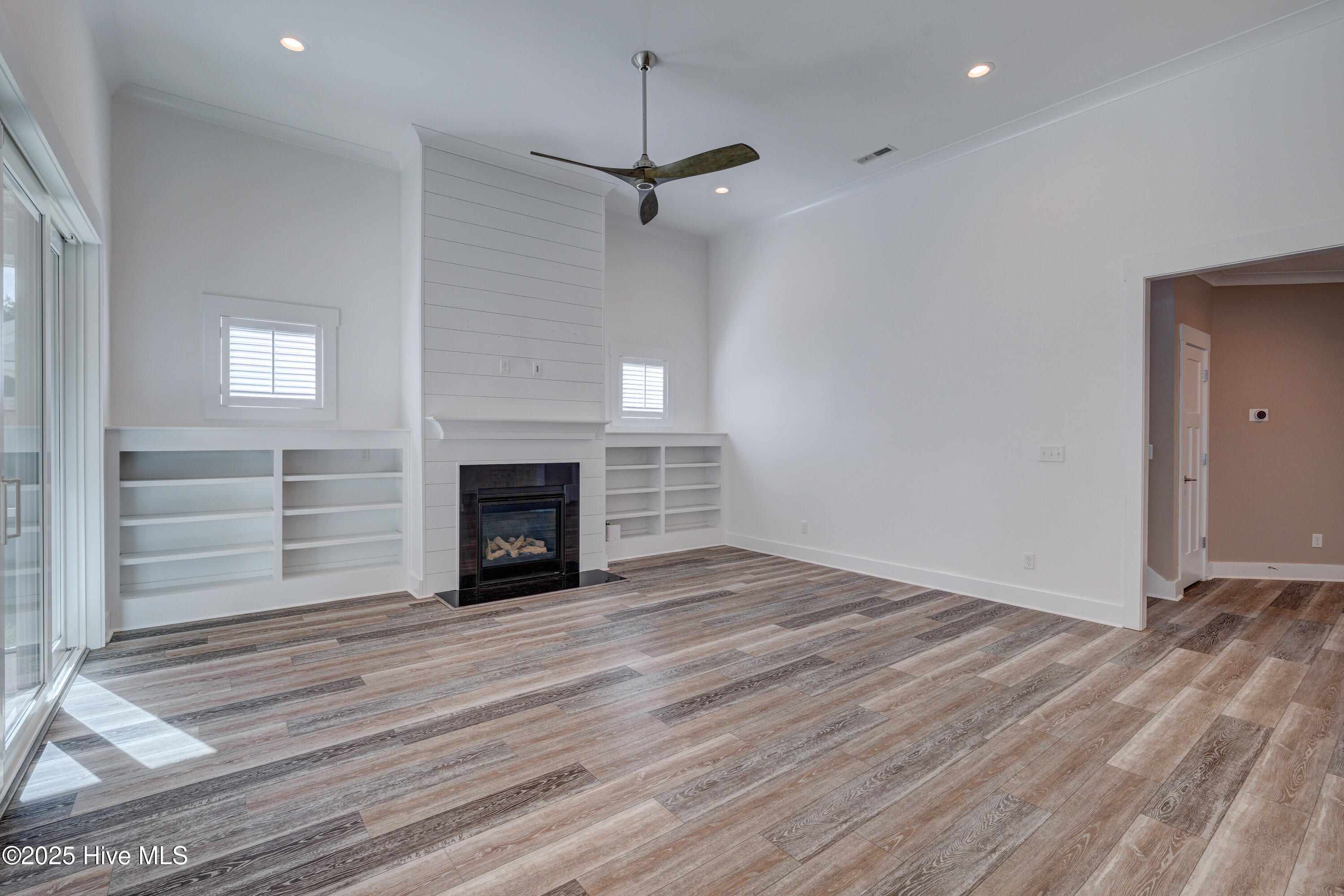 100534691 | Photo 29