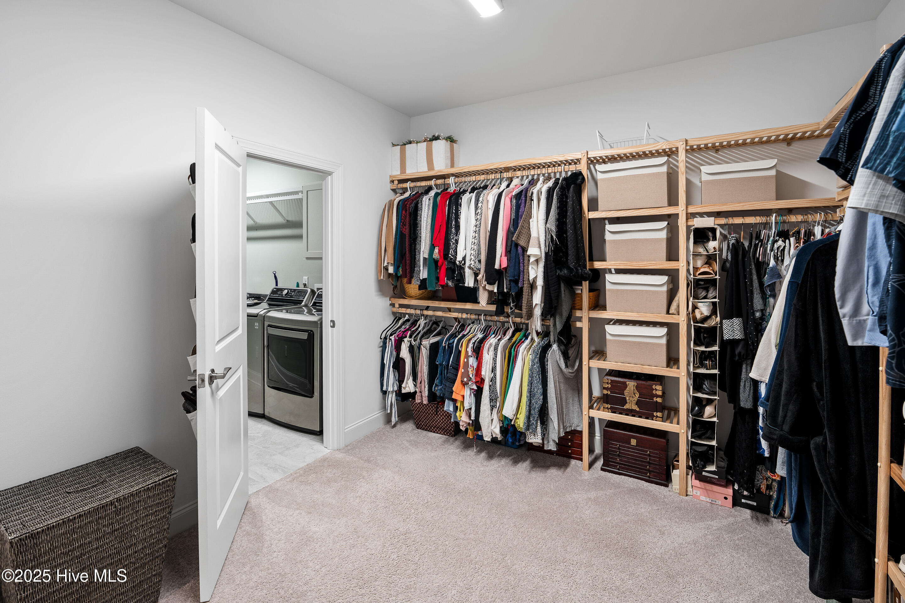 100541746 | Photo 36