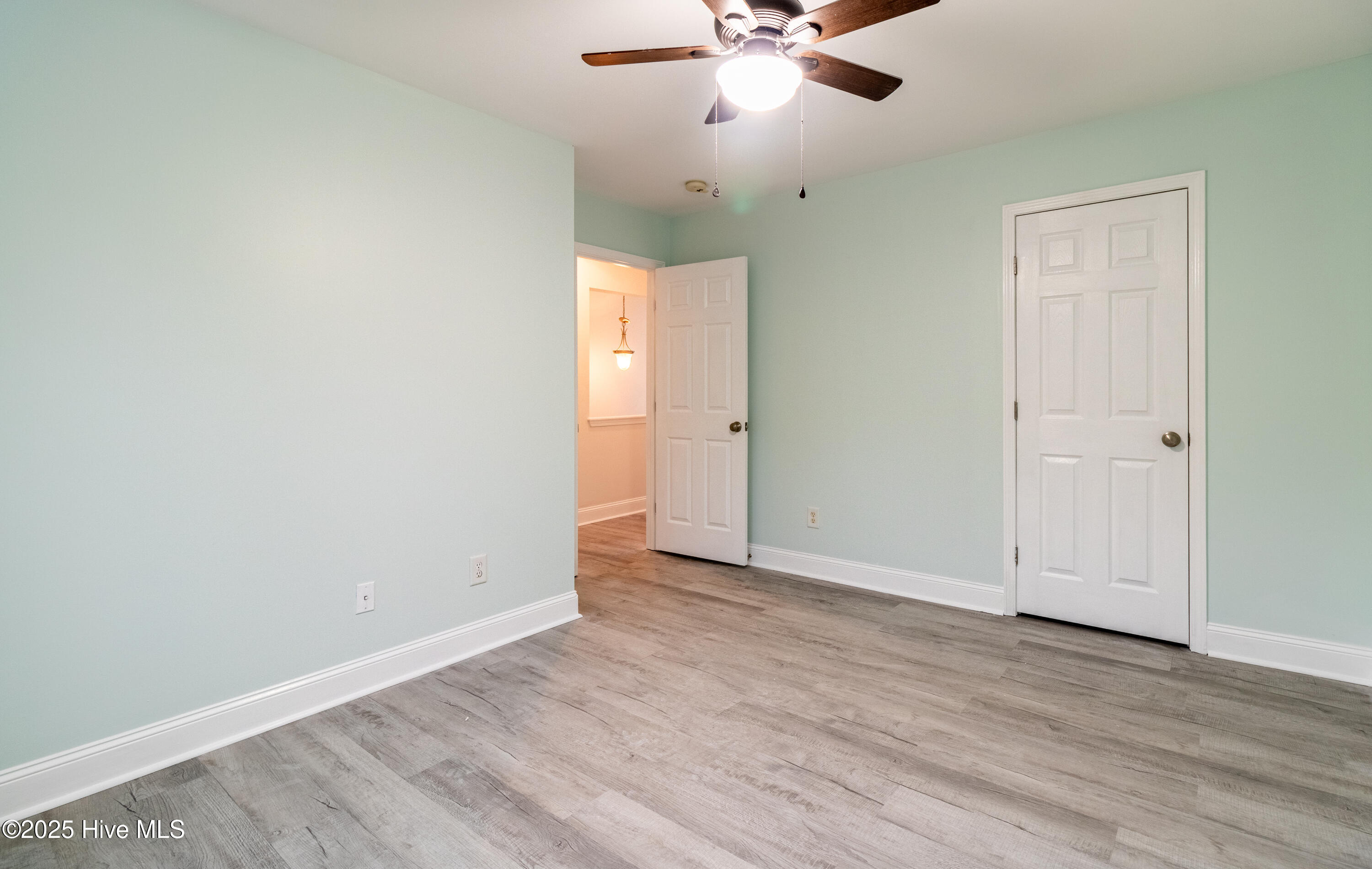 100536848 | Photo 40