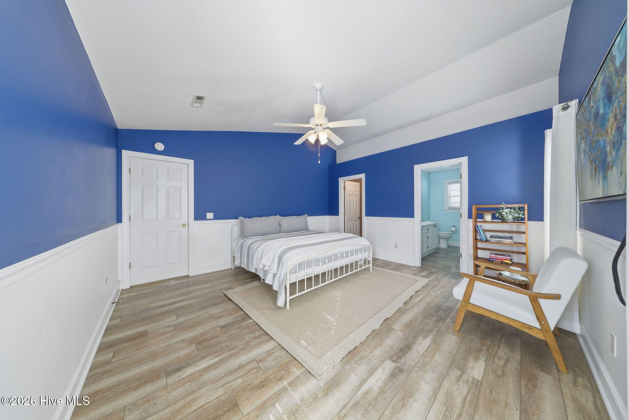 100559999 | Photo 23