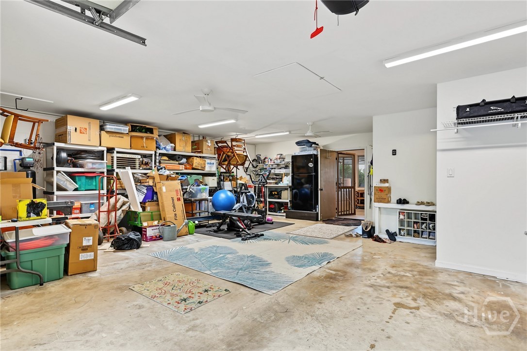 Spacious garage