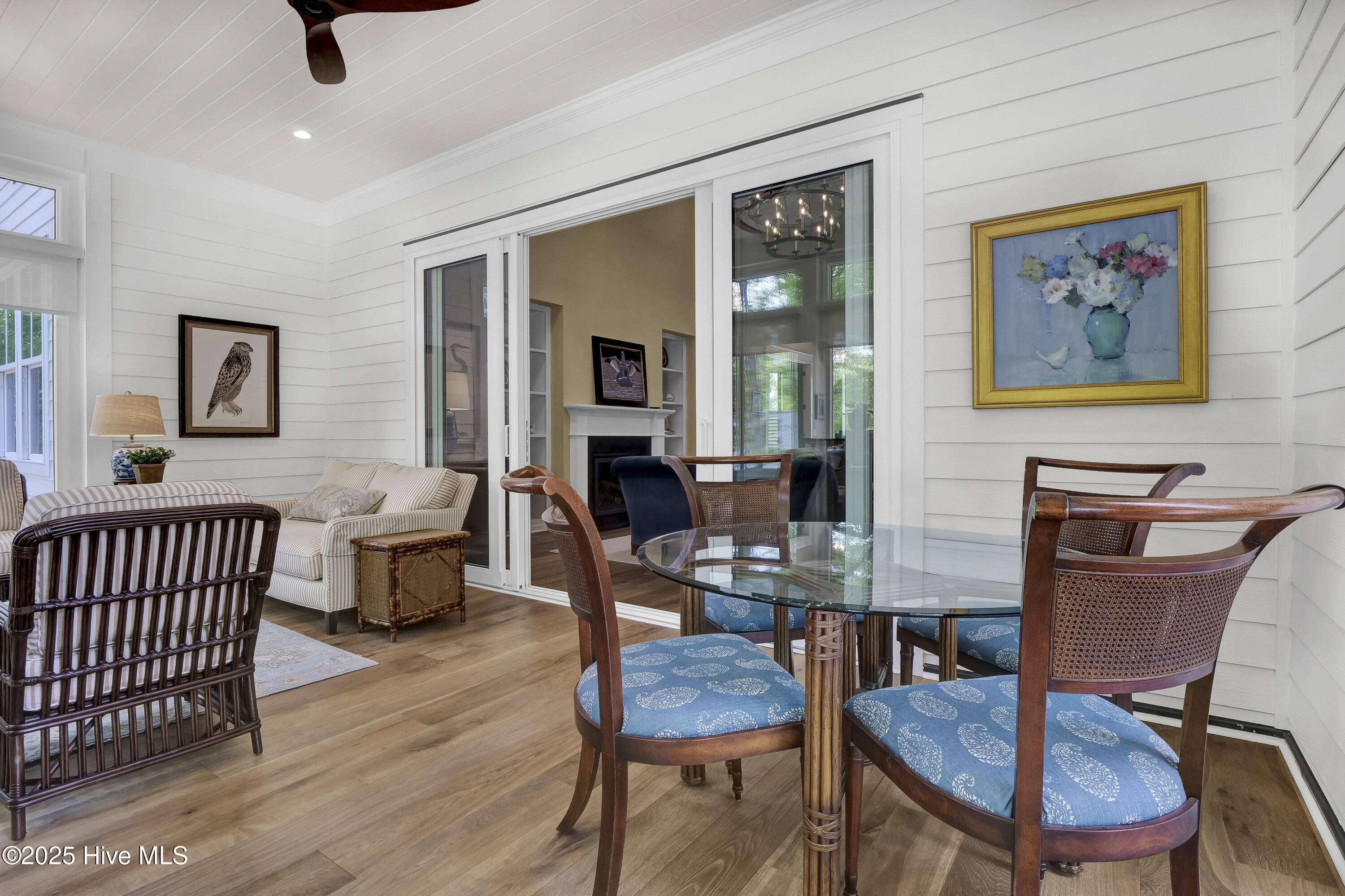 100534393 | Photo 23