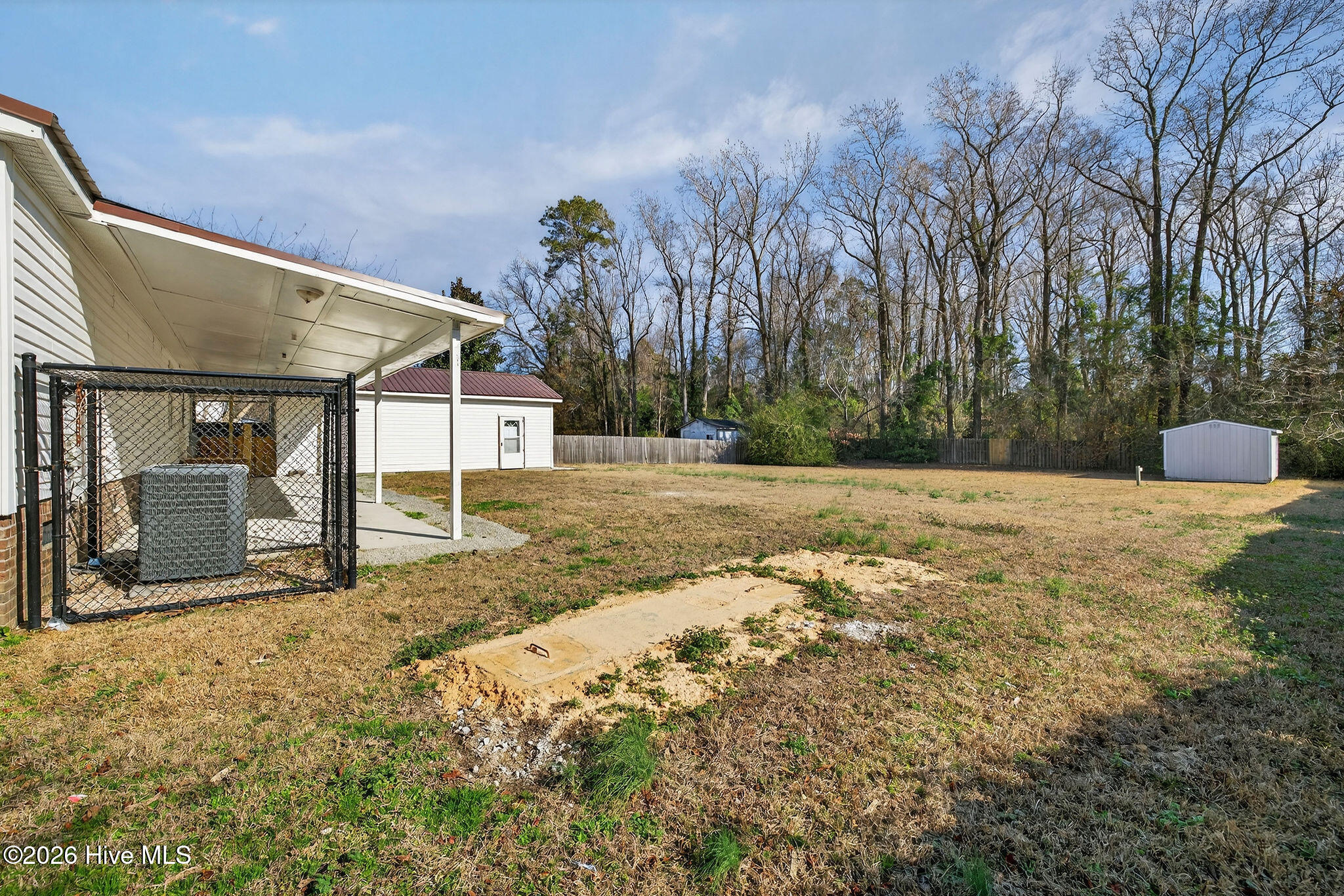 100548373 | Photo 38