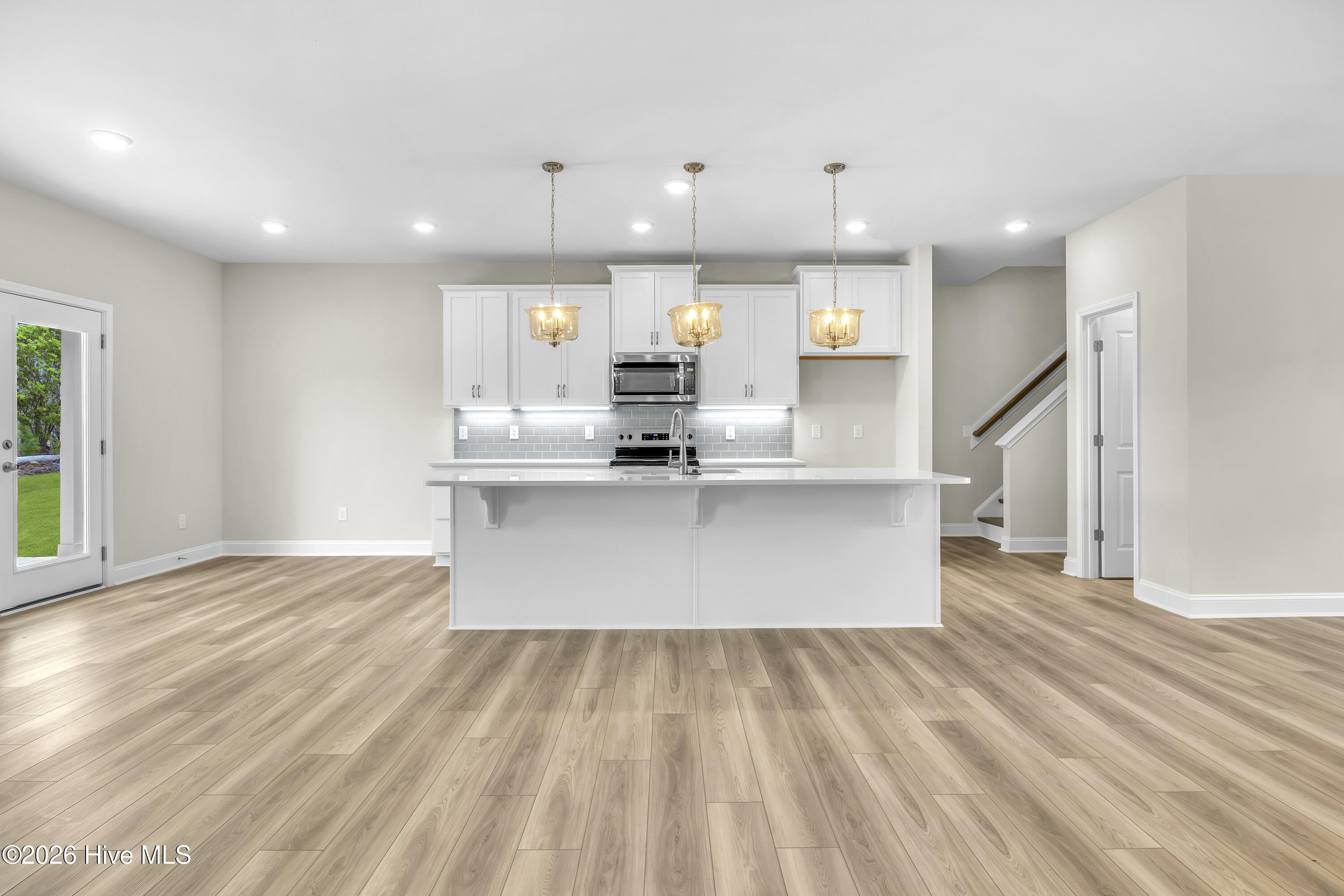 100552787 | Photo 13