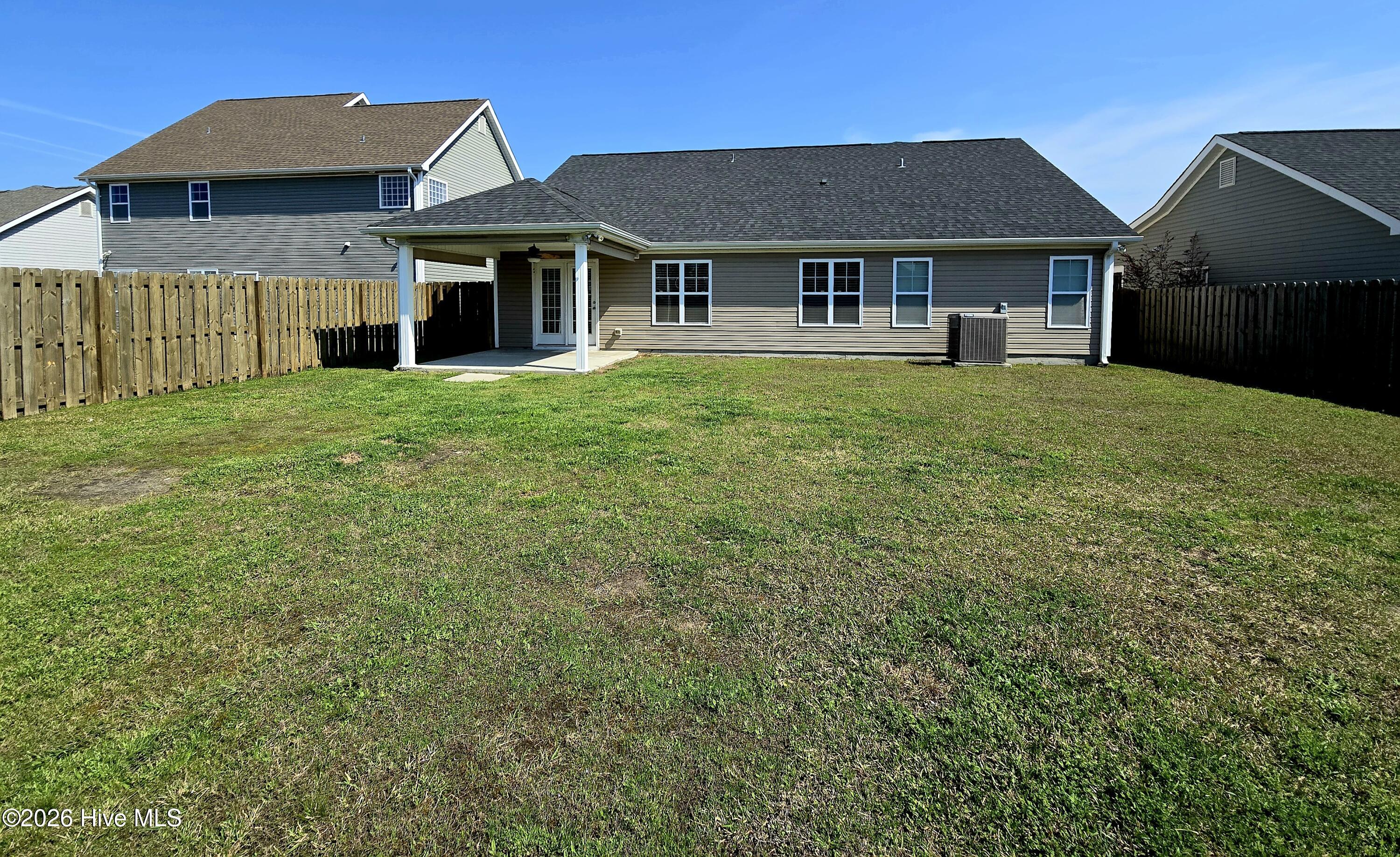 100552573 | Photo 23