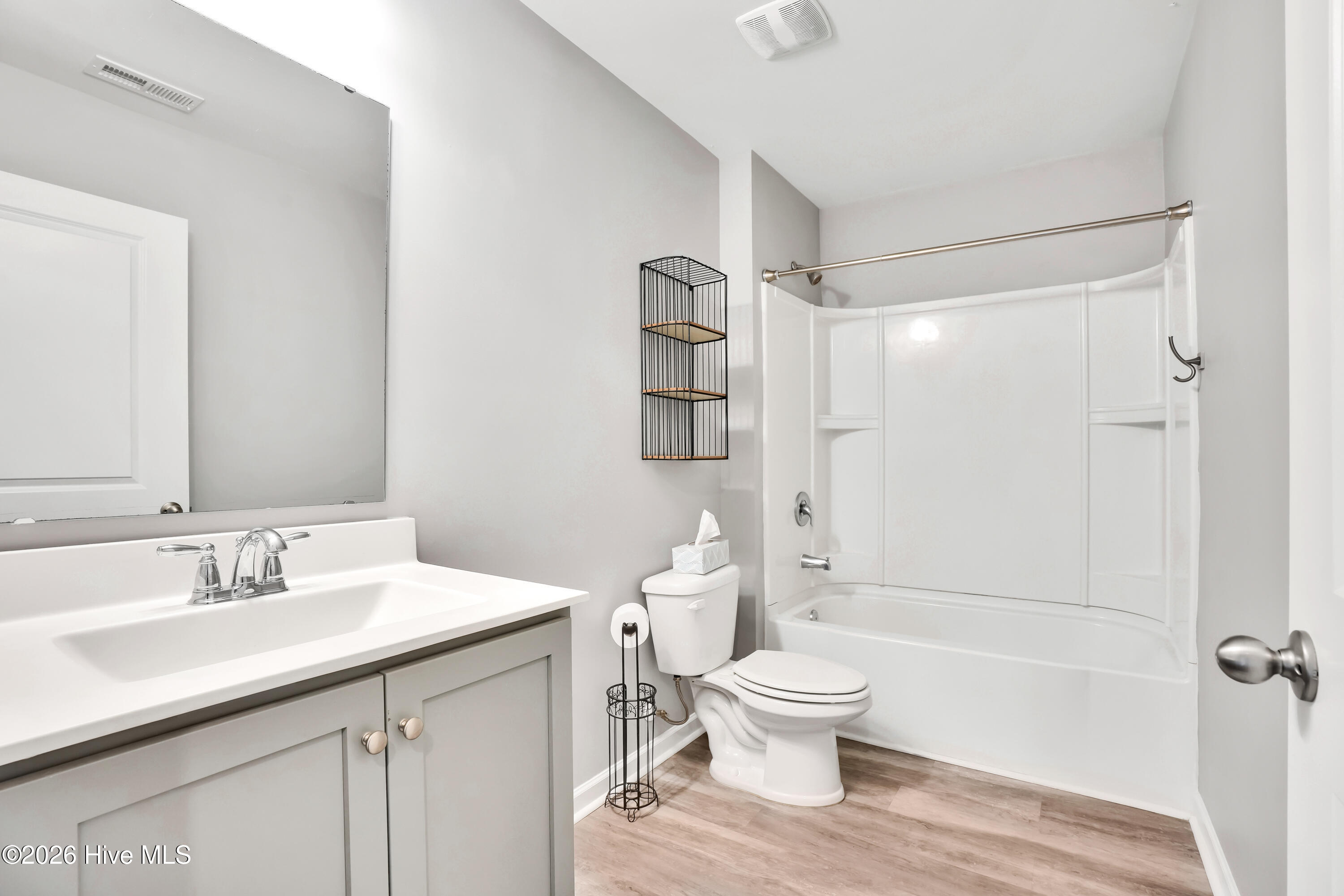 100548211 | Photo 28