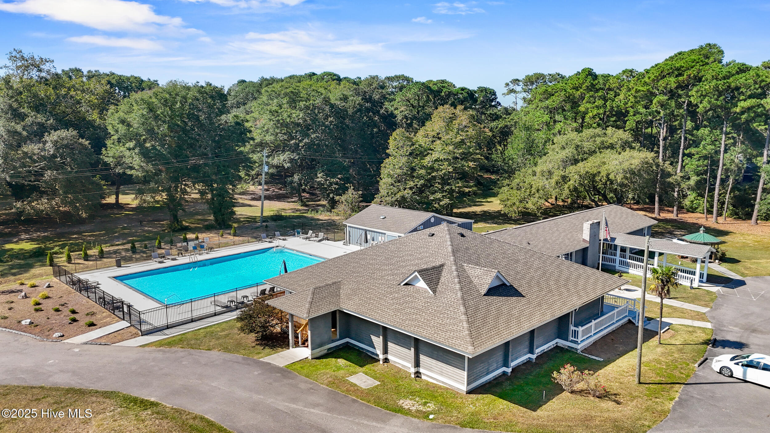 100531940 | Photo 73