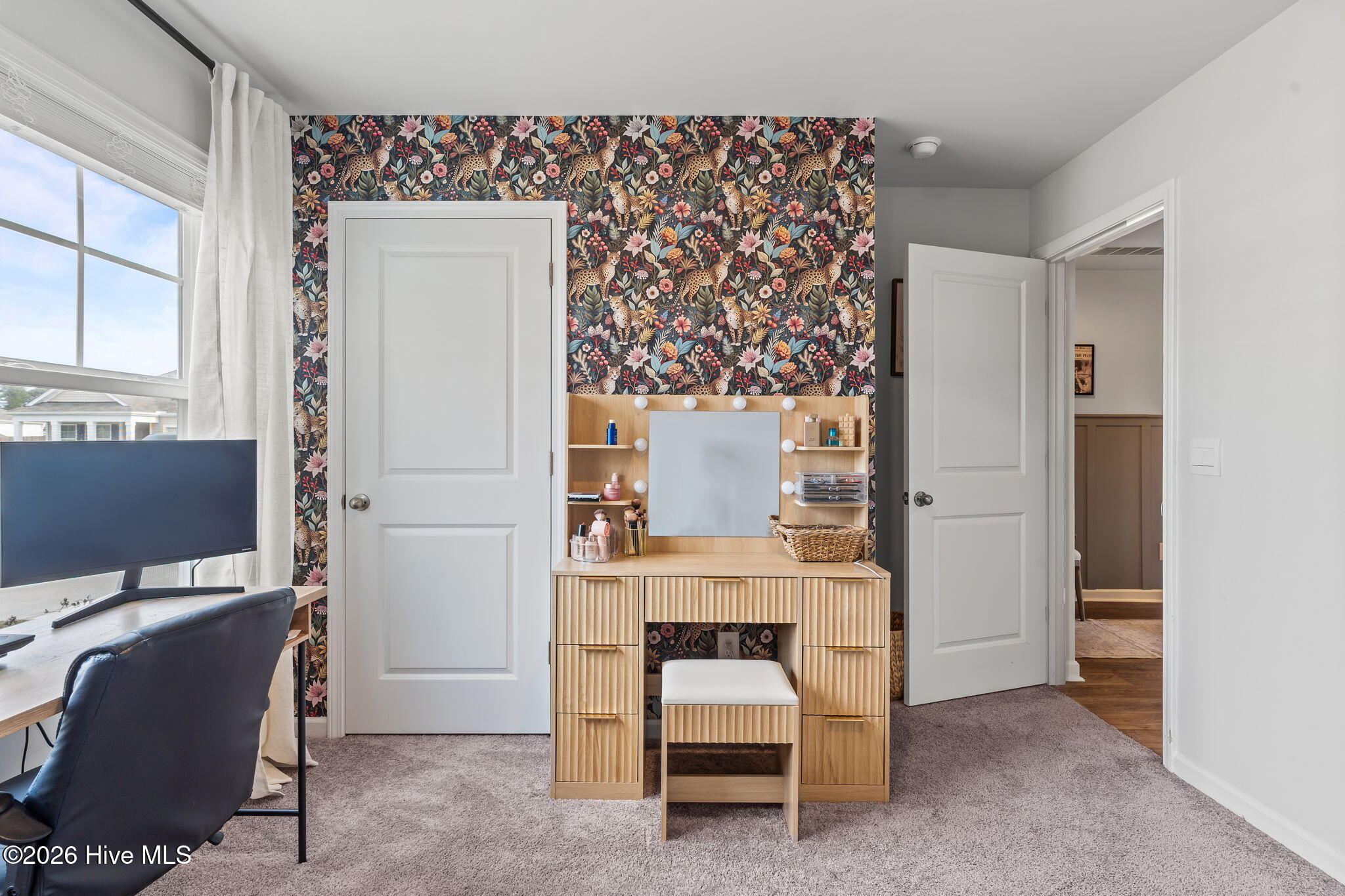 100558929 | Photo 36