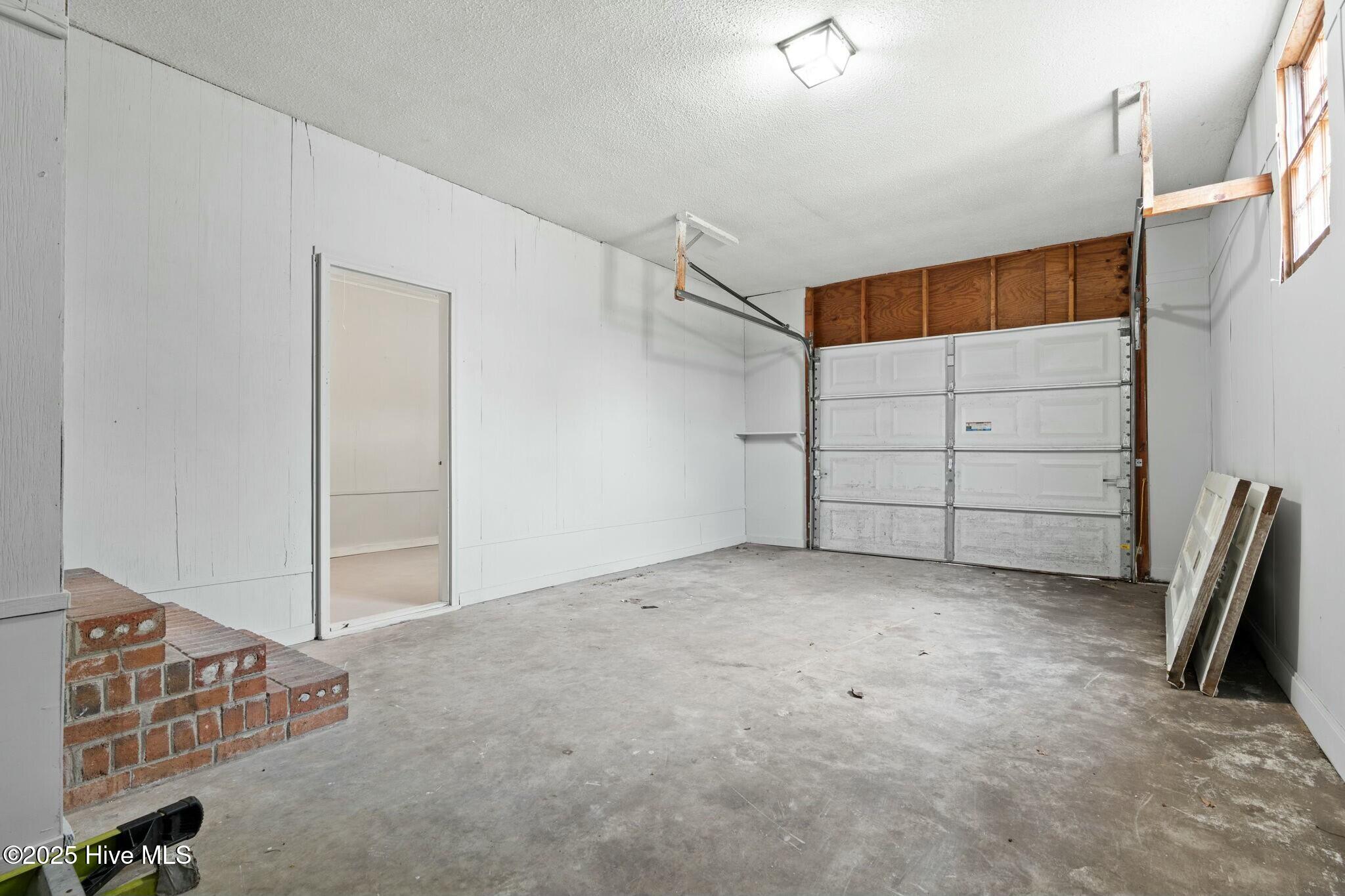 100483713 | Photo 39