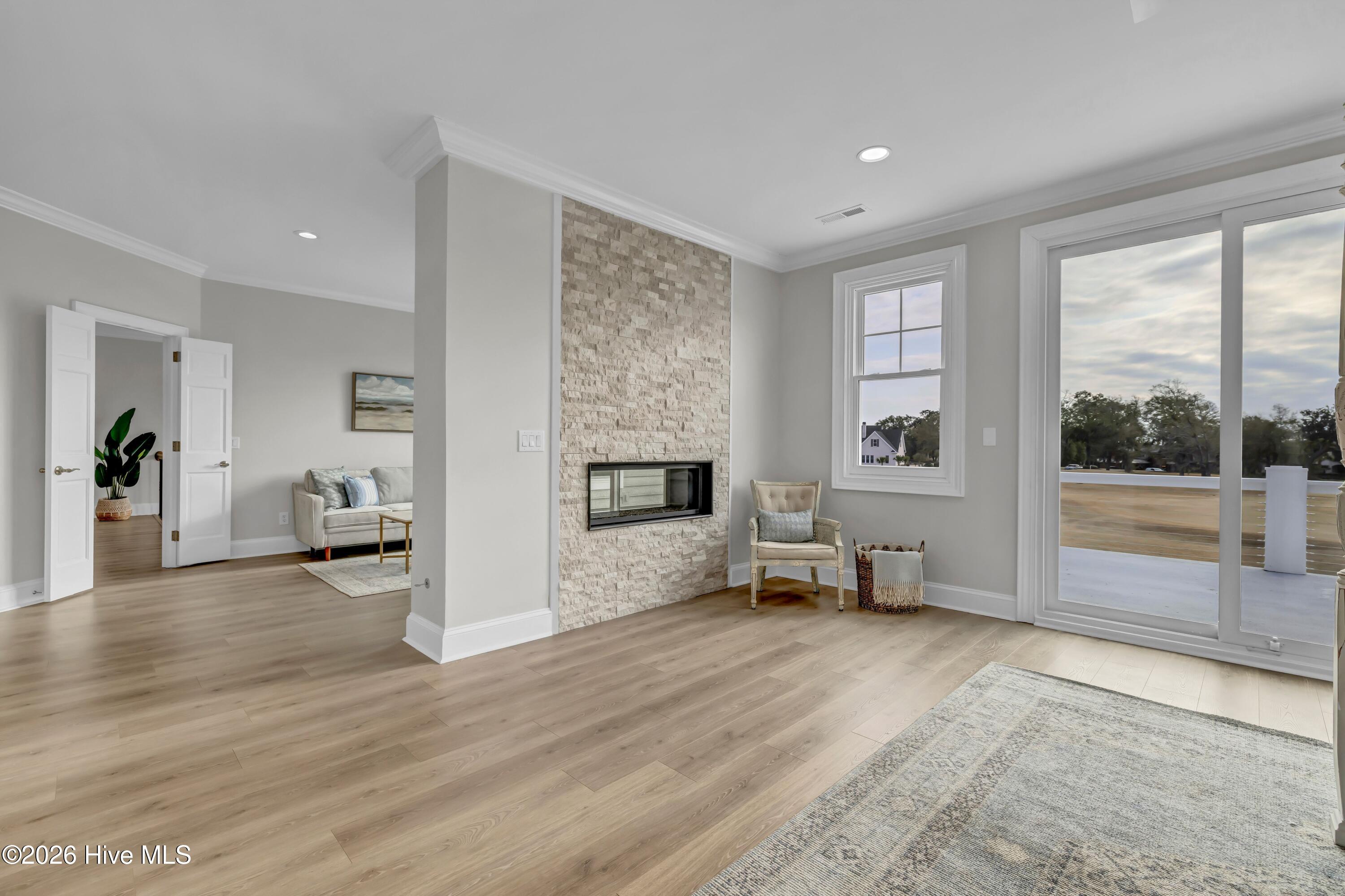 100552340 | Photo 26