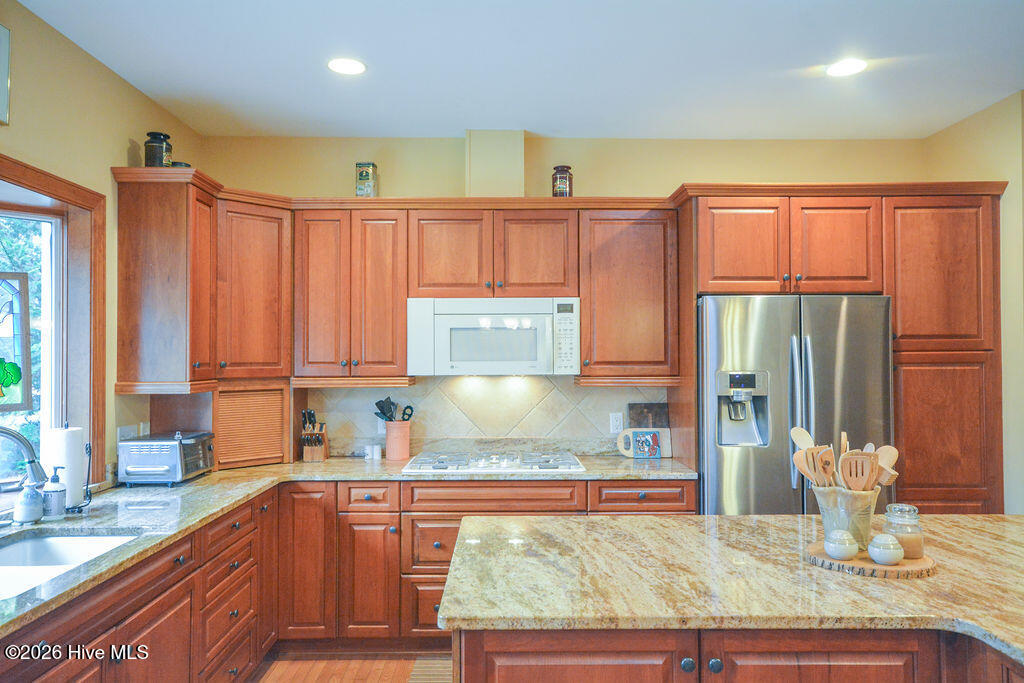 11CanterburyCir-42