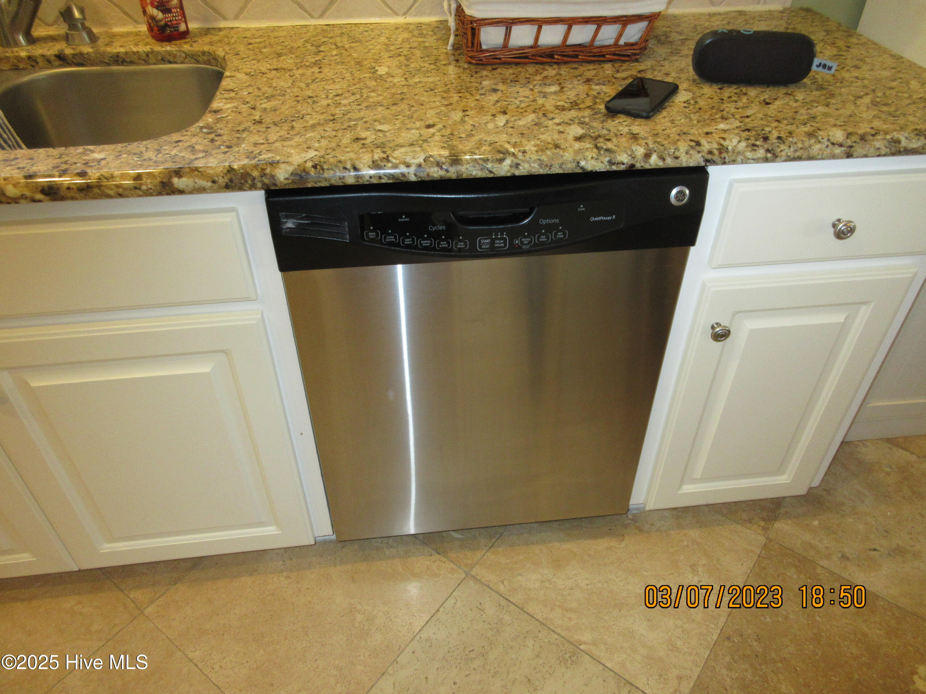 100525203 | Photo 28