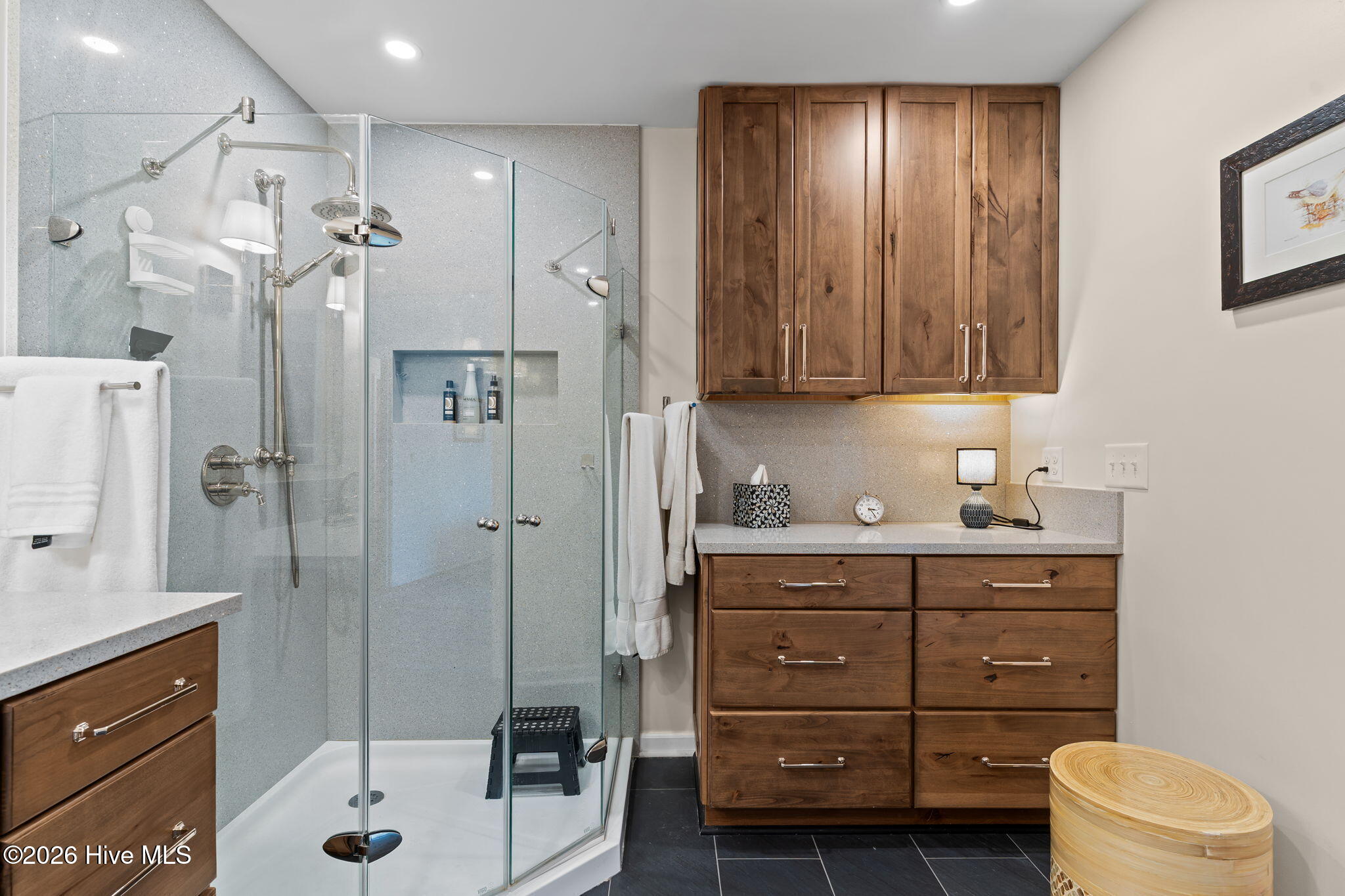 100564364 | Photo 26