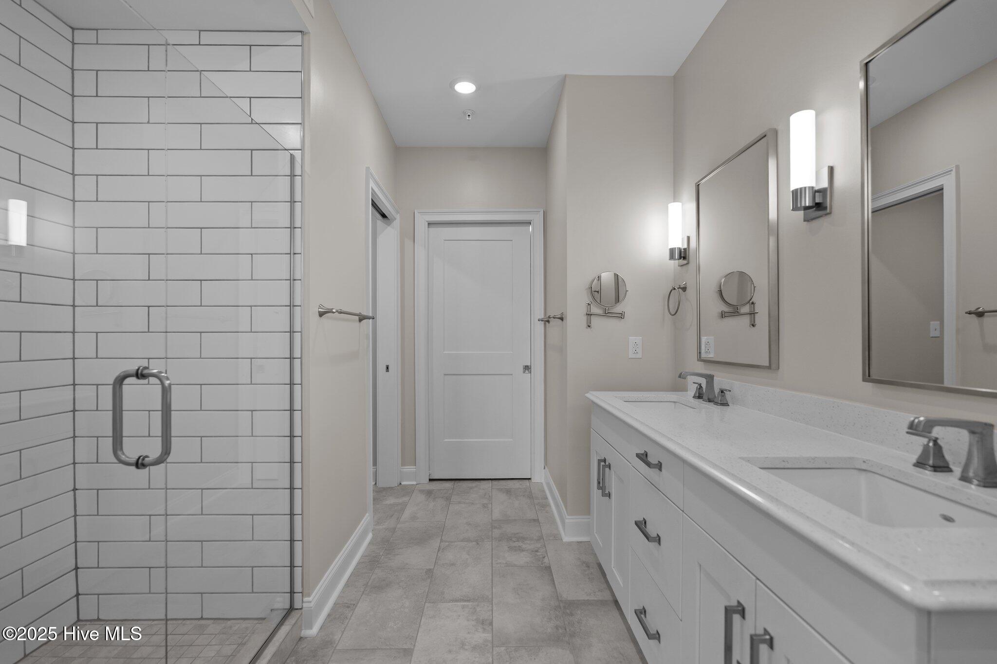 100529175 | Photo 13