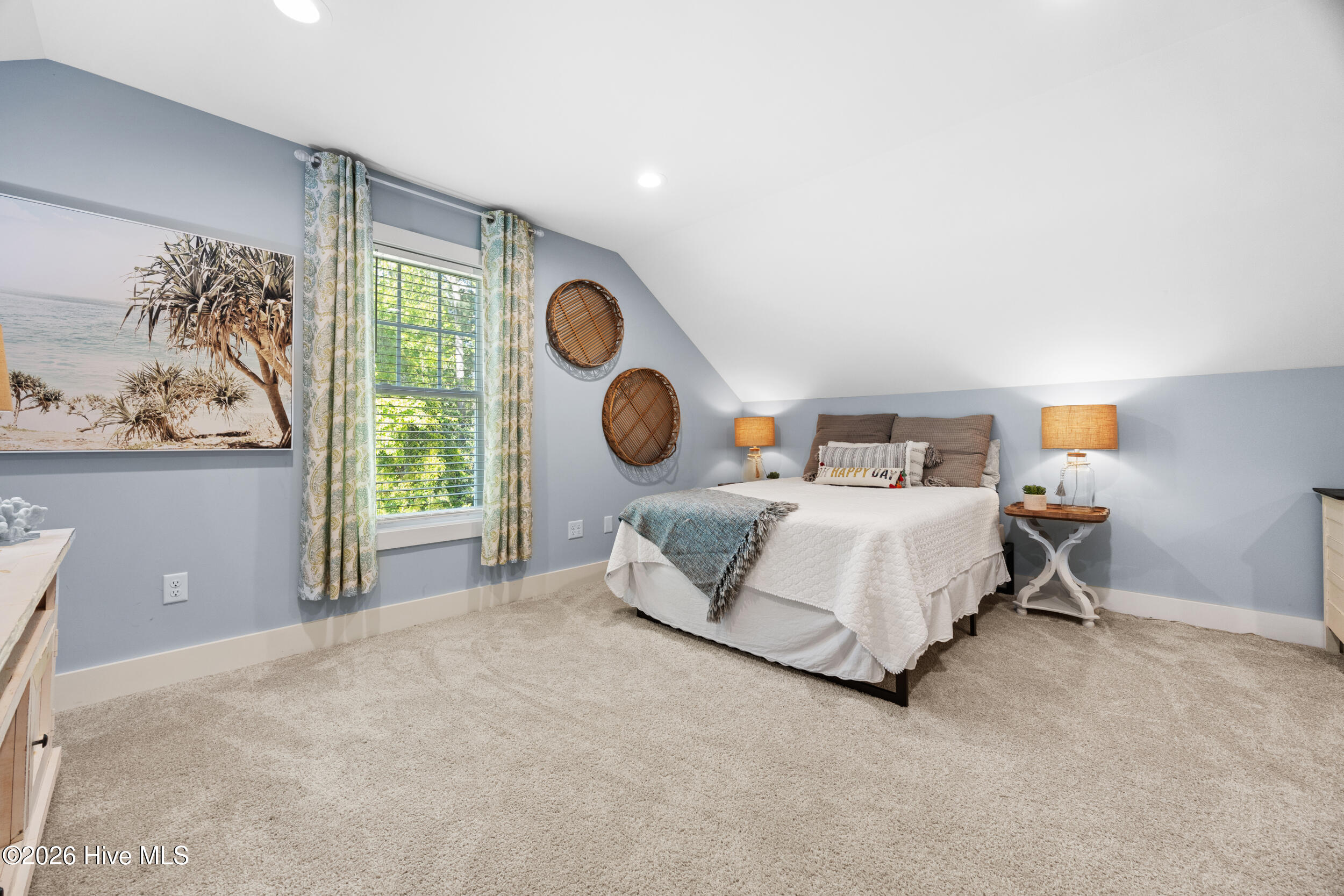 100566940 | Photo 55