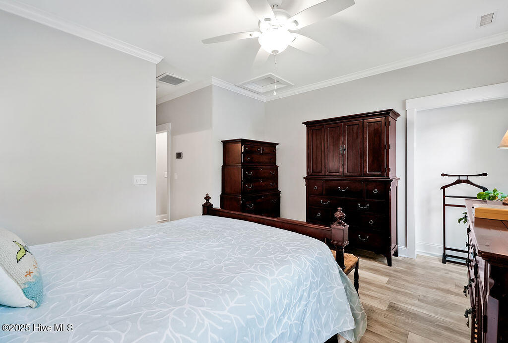 100514190 | Photo 26