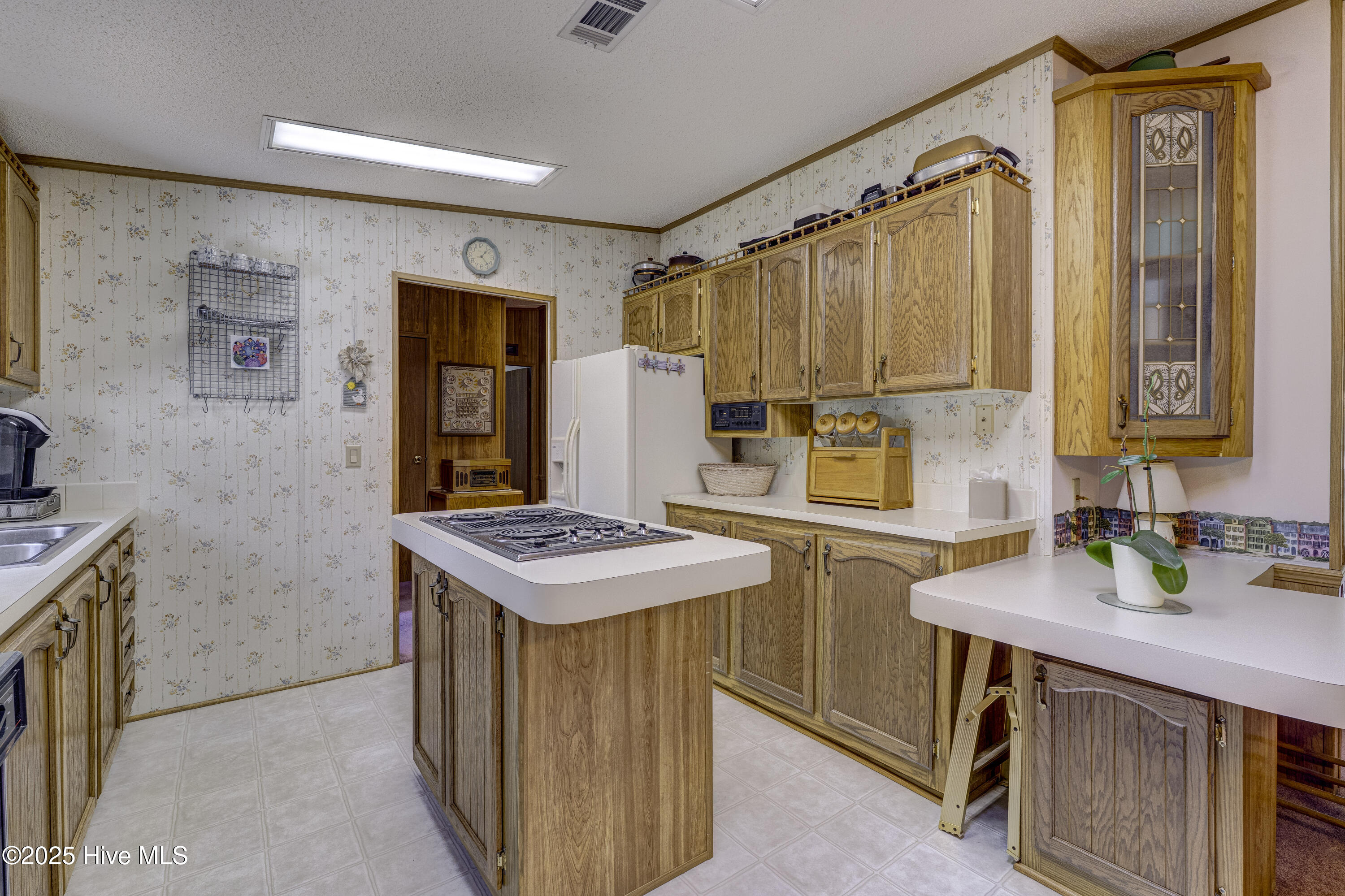 100532142 | Photo 14