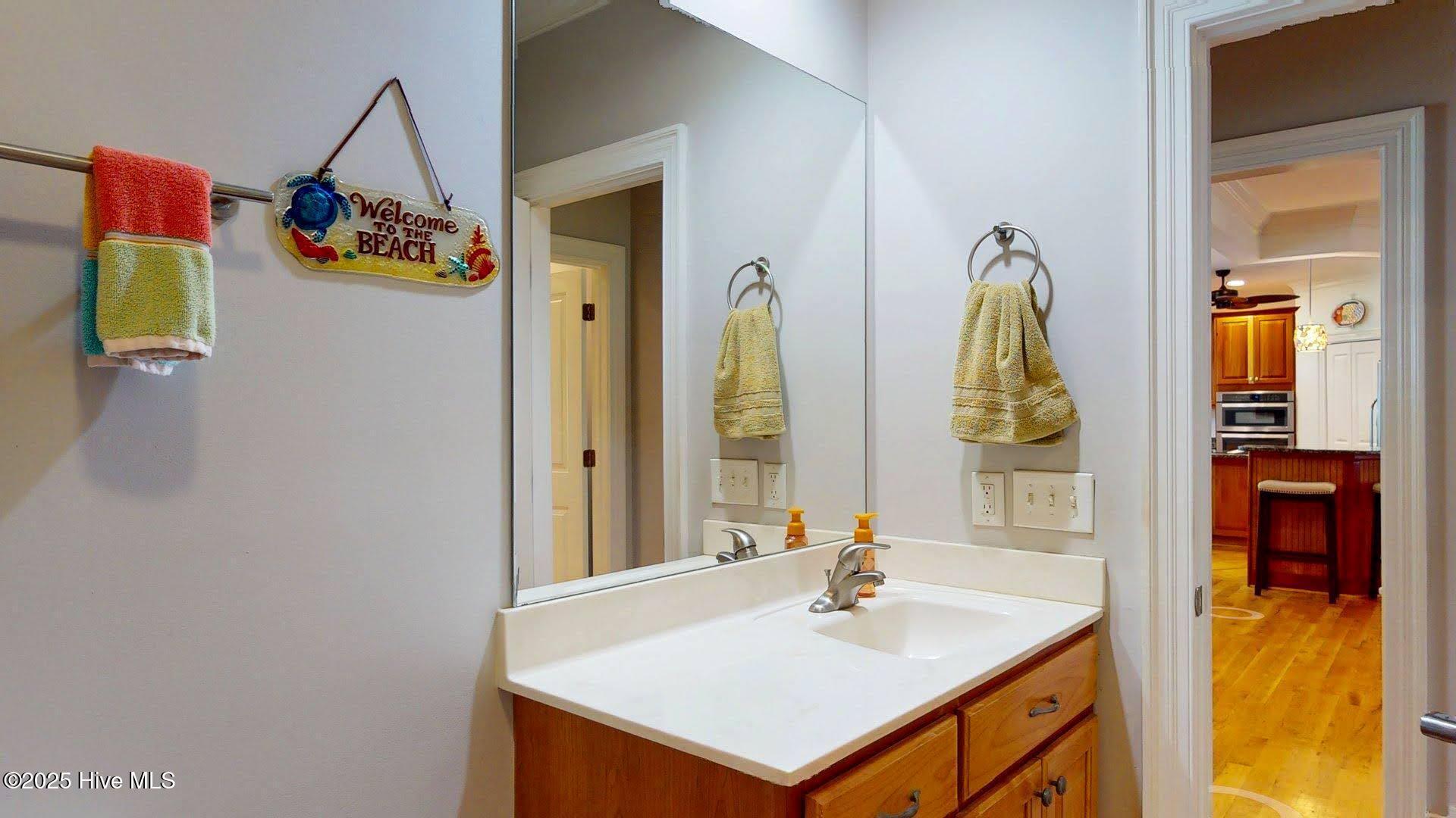 100528011 | Photo 50