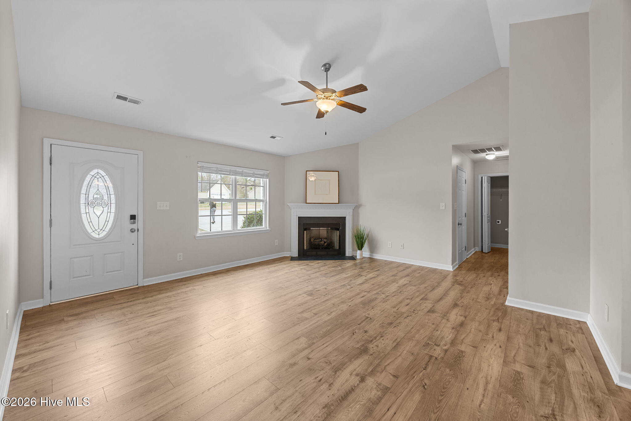 100557959 | Photo 20