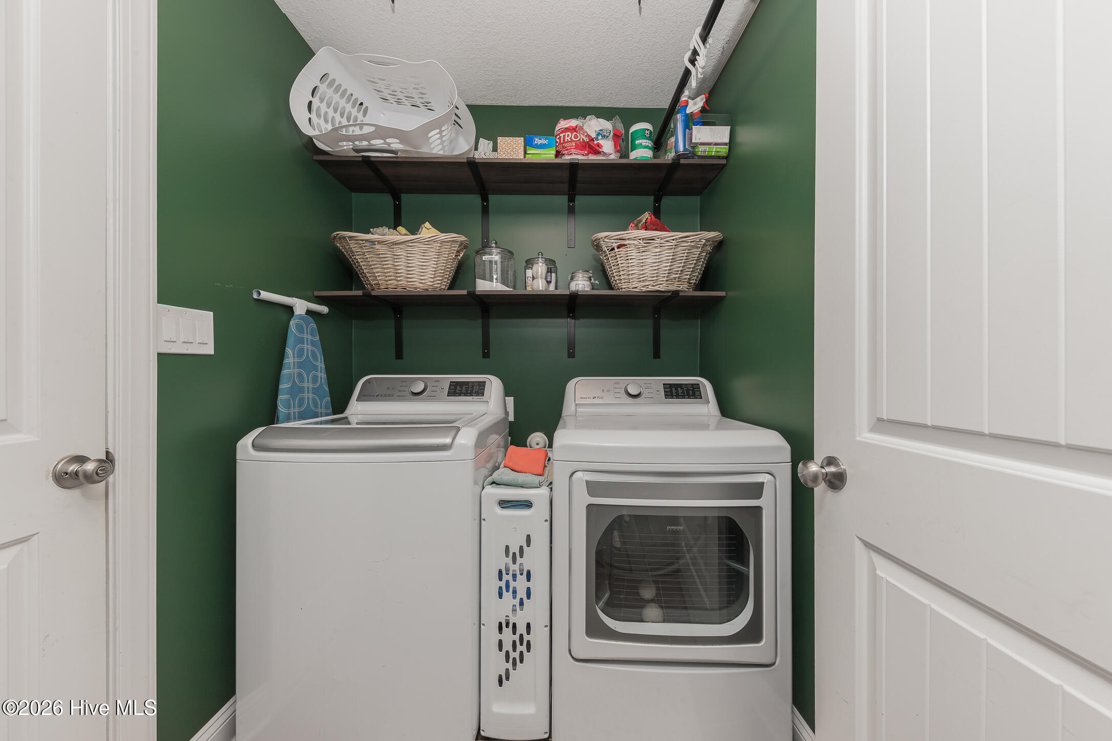 100558086 | Photo 31