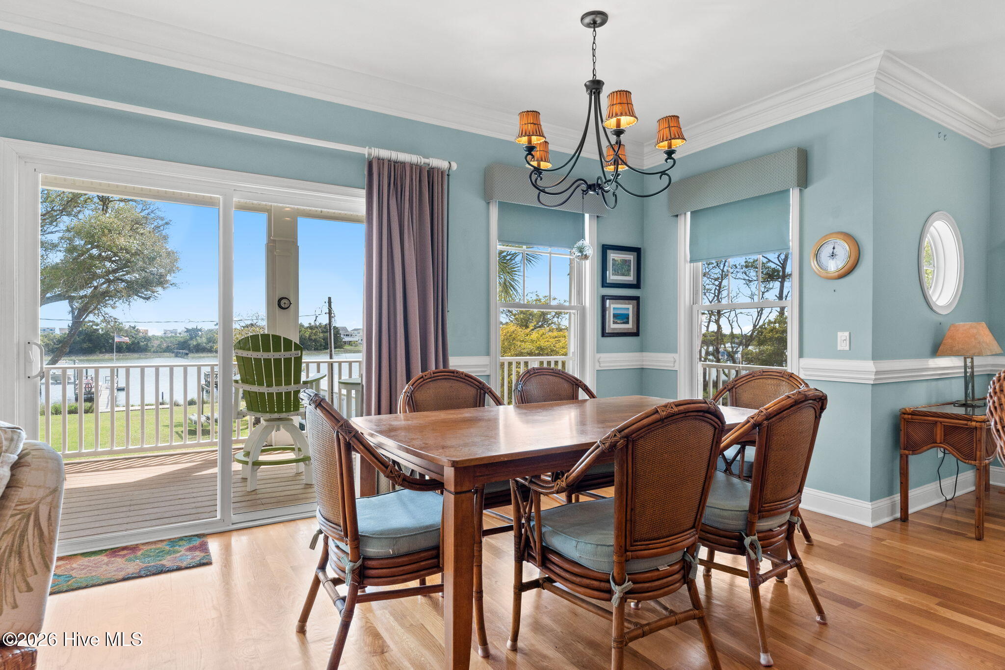 100566344 | Photo 44