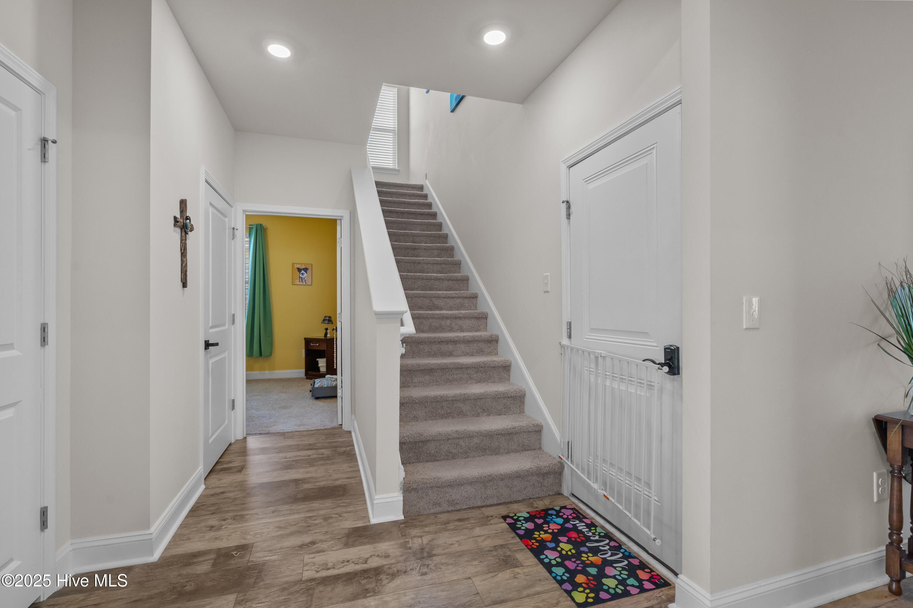 100549848 | Photo 28